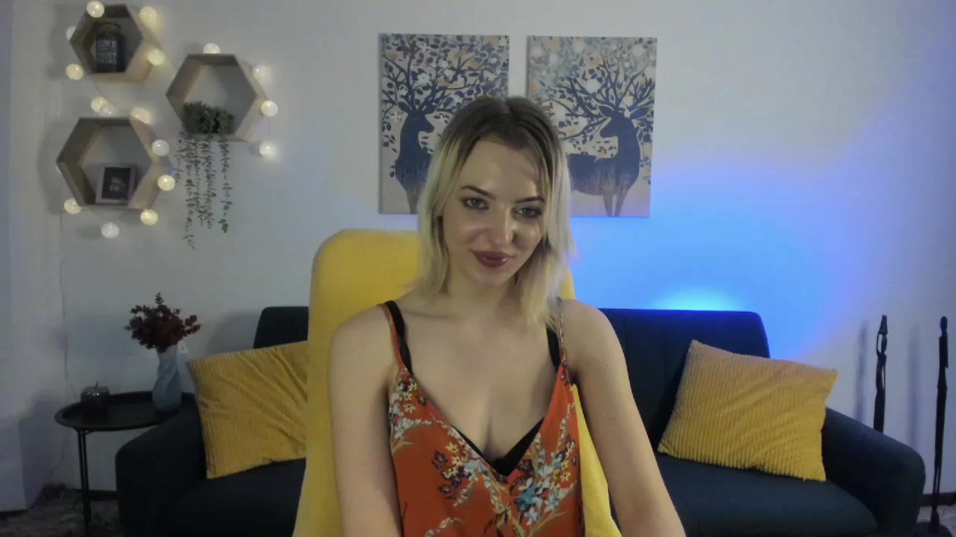 Gallery image thumbnail from Julia_Gold18's myfreecams stream on, 03/08/2023, 12:05 image 16 of 20