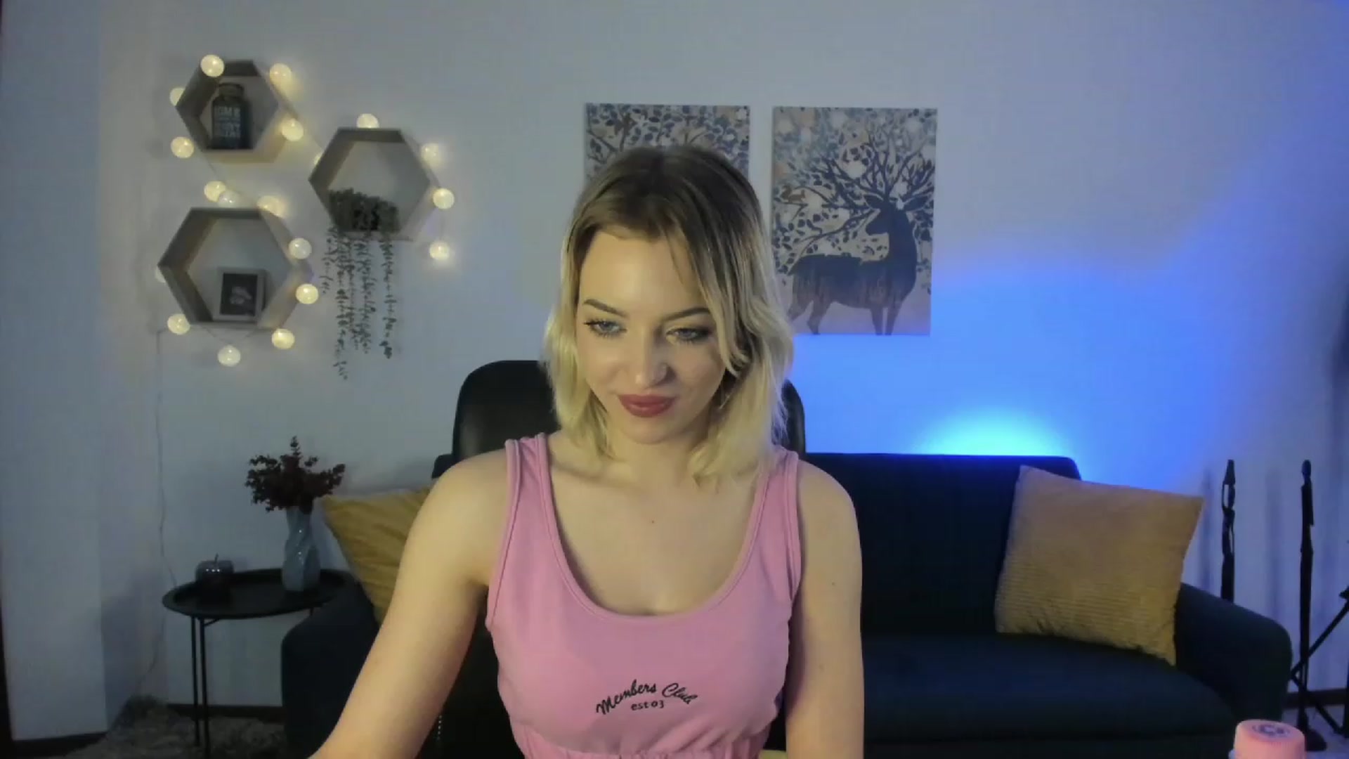 Gallery image thumbnail from Julia_Gold18's myfreecams stream on, 03/13/2023, 10:51 image 11 of 20