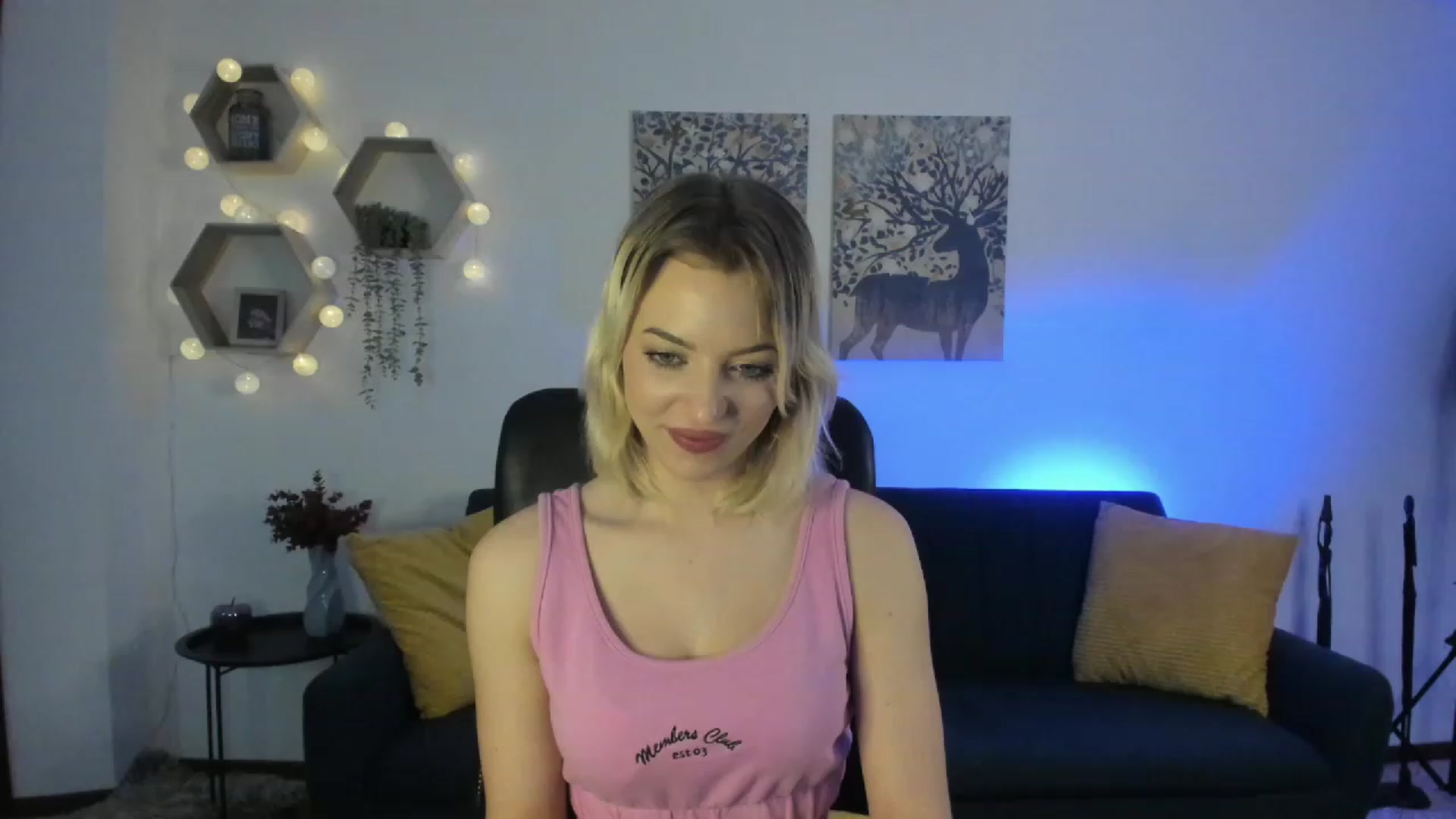Gallery image thumbnail from Julia_Gold18's myfreecams stream on, 03/13/2023, 10:51 image 14 of 20
