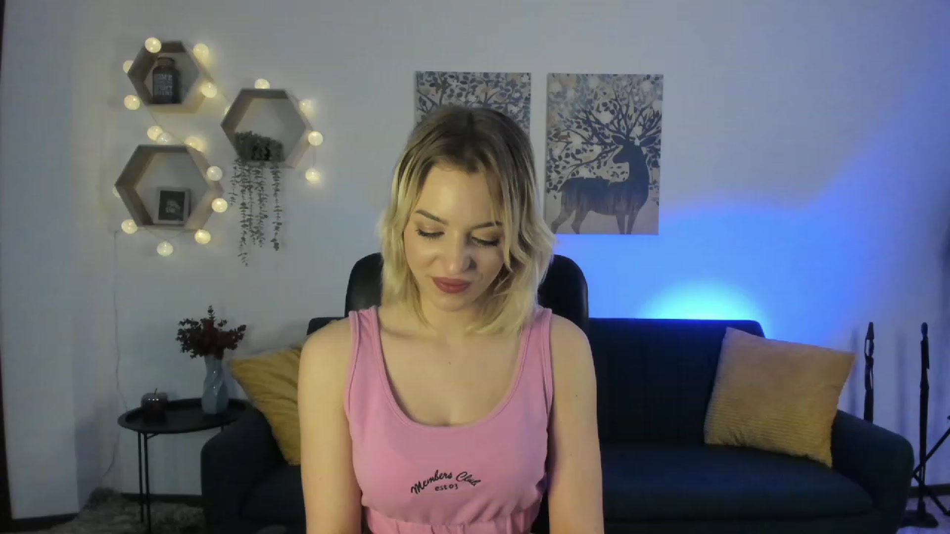 Gallery image thumbnail from Julia_Gold18's myfreecams stream on, 03/13/2023, 13:02 image 4 of 20