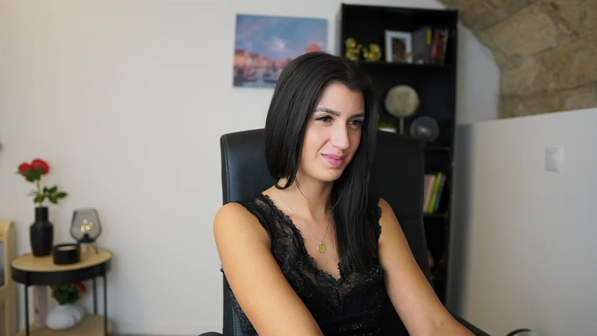 Gallery image thumbnail from Julia_Roca's myfreecams stream on, 12/07/2023, 17:52 image 15 of 20
