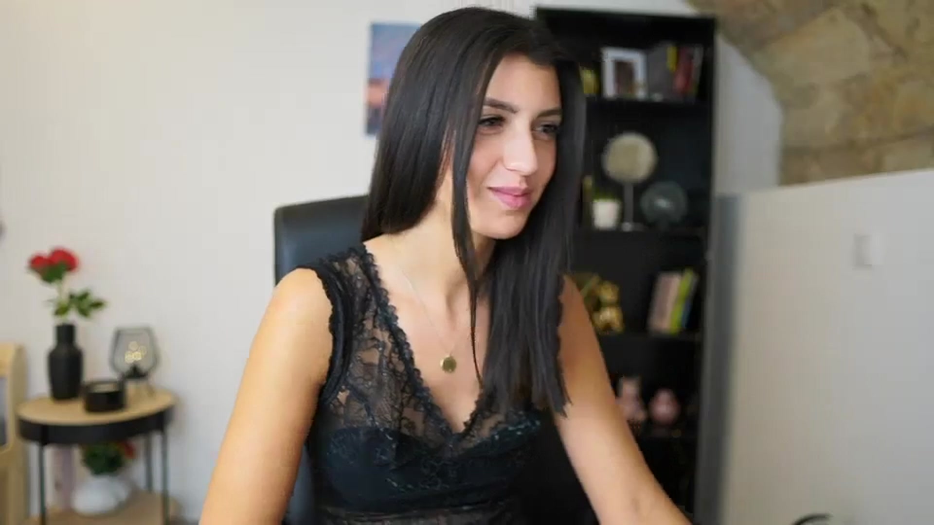 Gallery image thumbnail from Julia_Roca's myfreecams stream on, 12/07/2023, 17:52 image 3 of 20