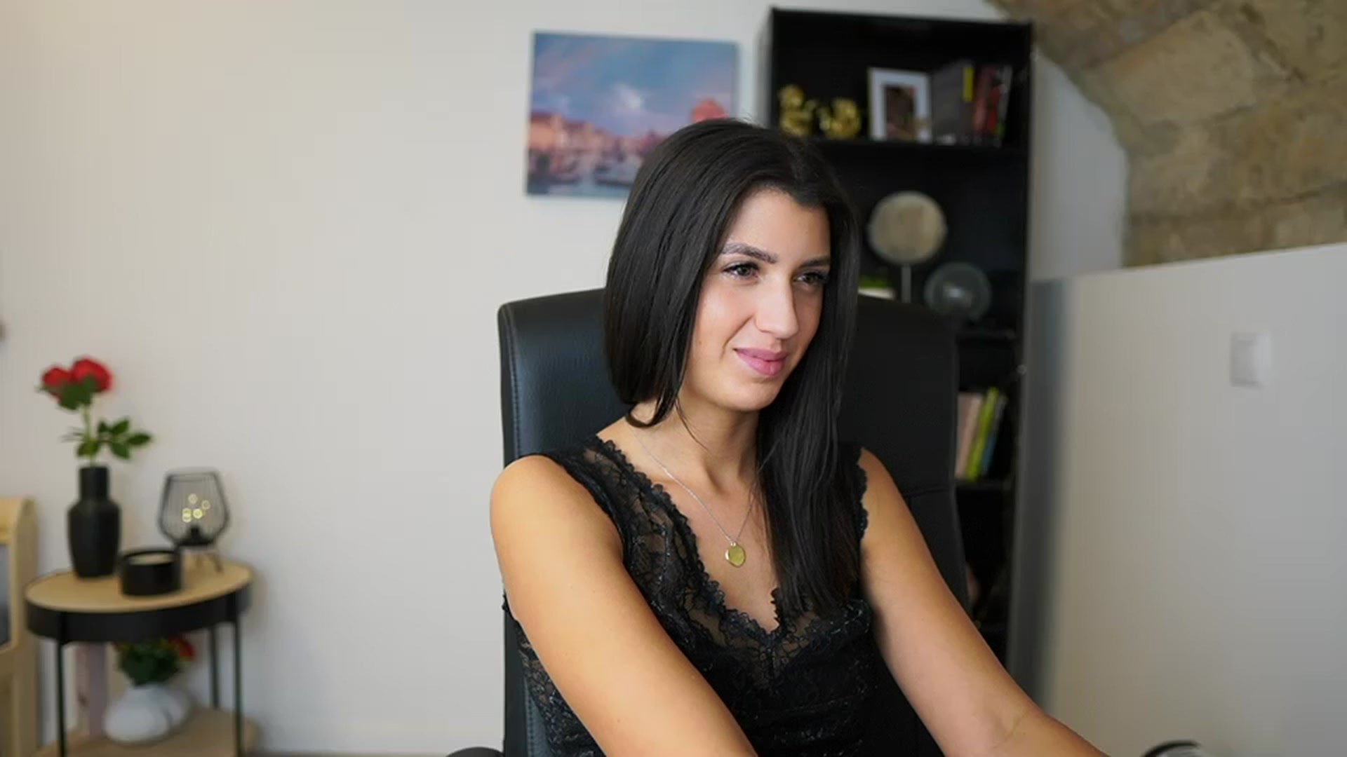 Gallery image thumbnail from Julia_Roca's myfreecams stream on, 12/07/2023, 17:52 image 16 of 20