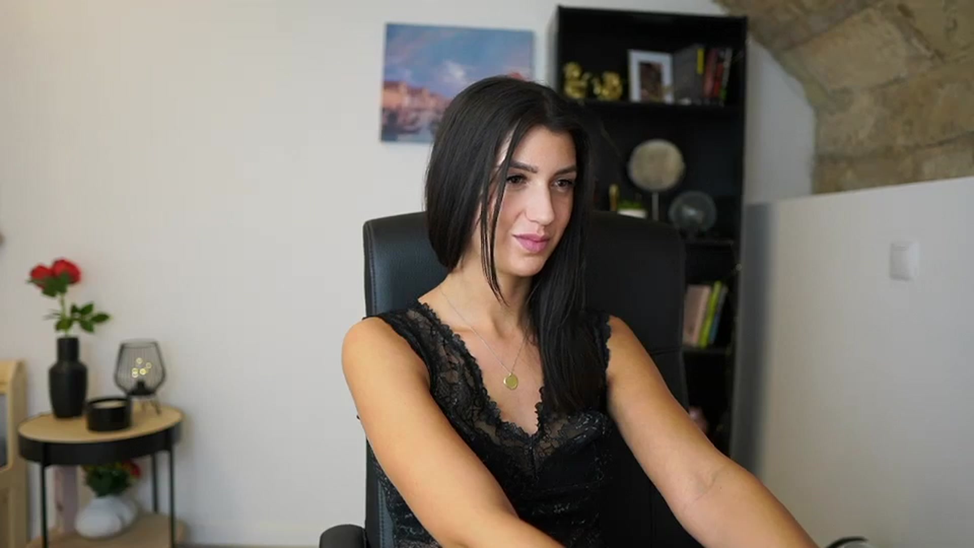 Gallery image thumbnail from Julia_Roca's myfreecams stream on, 12/07/2023, 17:52 image 6 of 20