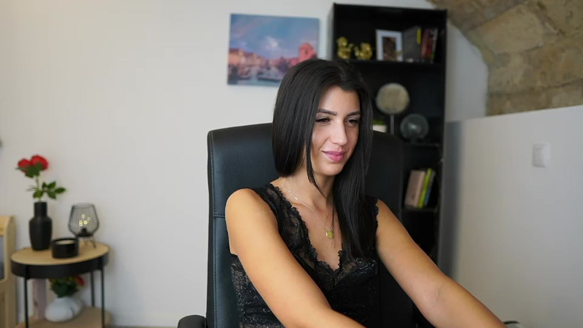 Gallery image thumbnail from Julia_Roca's myfreecams stream on, 12/07/2023, 18:21 image 11 of 20