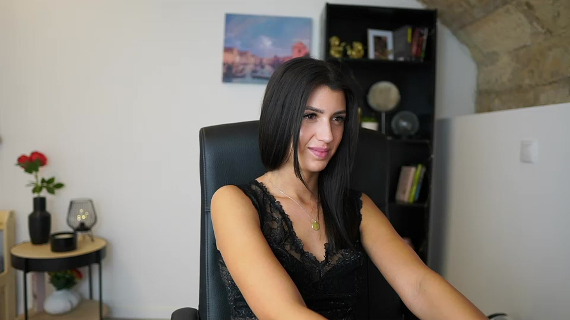 Gallery image thumbnail from Julia_Roca's myfreecams stream on, 12/07/2023, 18:21 image 8 of 20