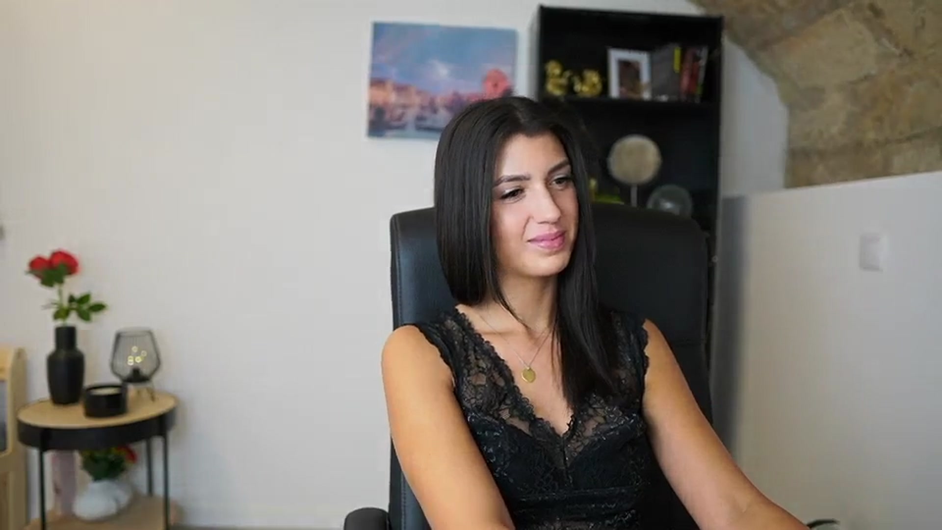 Gallery image thumbnail from Julia_Roca's myfreecams stream on, 12/07/2023, 18:21 image 16 of 20