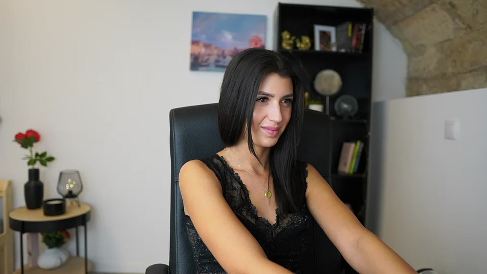 Gallery image thumbnail from Julia_Roca's myfreecams stream on, 12/07/2023, 18:21 image 6 of 20