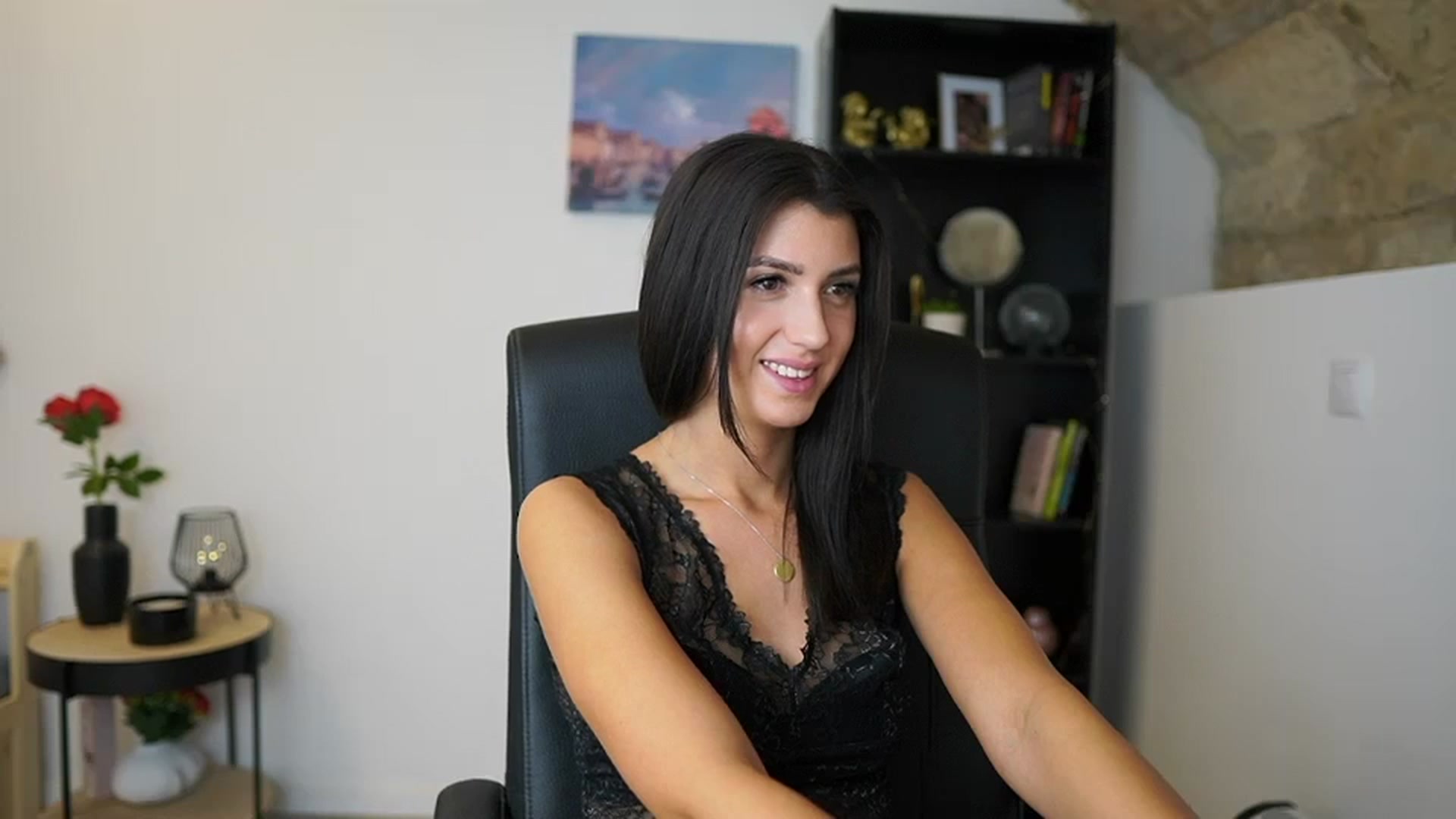 Gallery image thumbnail from Julia_Roca's myfreecams stream on, 12/07/2023, 18:21 image 2 of 20