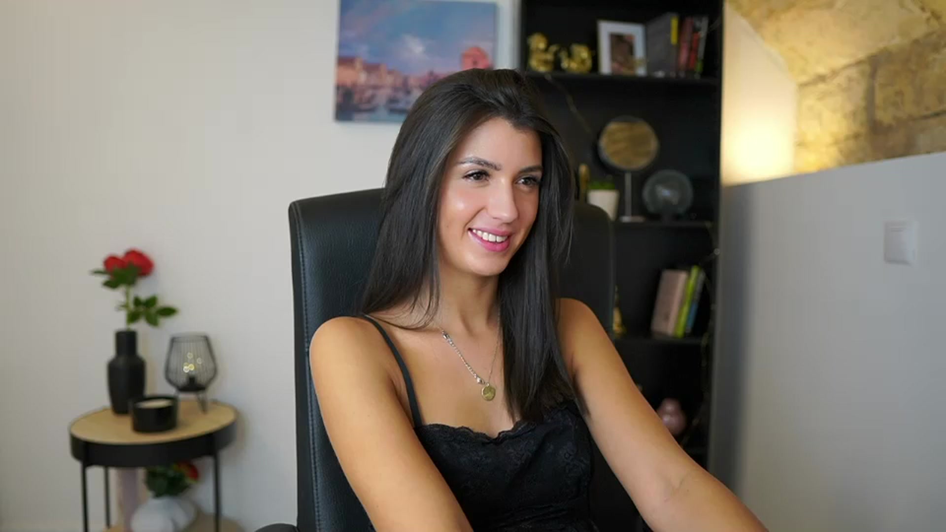 Gallery image thumbnail from Julia_Roca's myfreecams stream on, 12/08/2023, 15:37 image 9 of 20