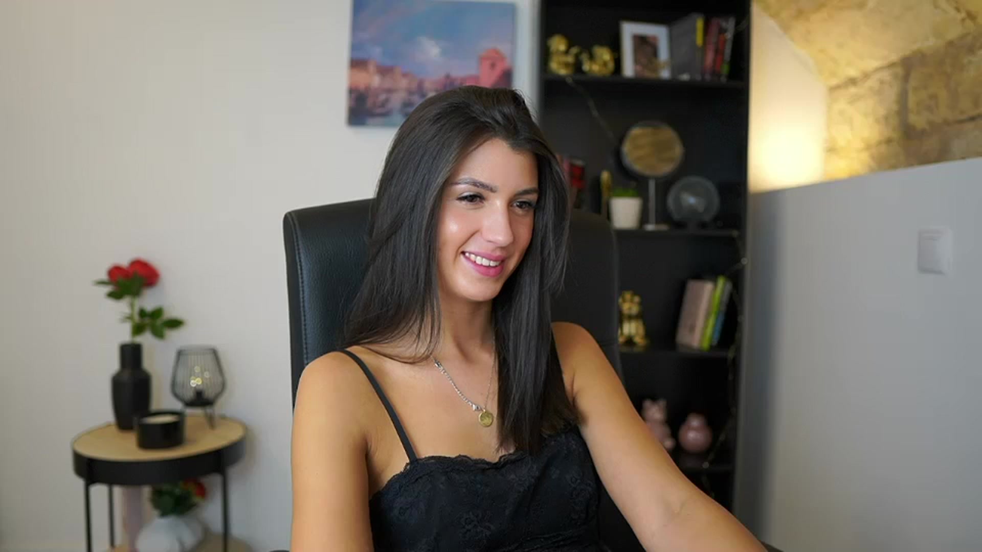 Gallery image thumbnail from Julia_Roca's myfreecams stream on, 12/08/2023, 15:37 image 10 of 20
