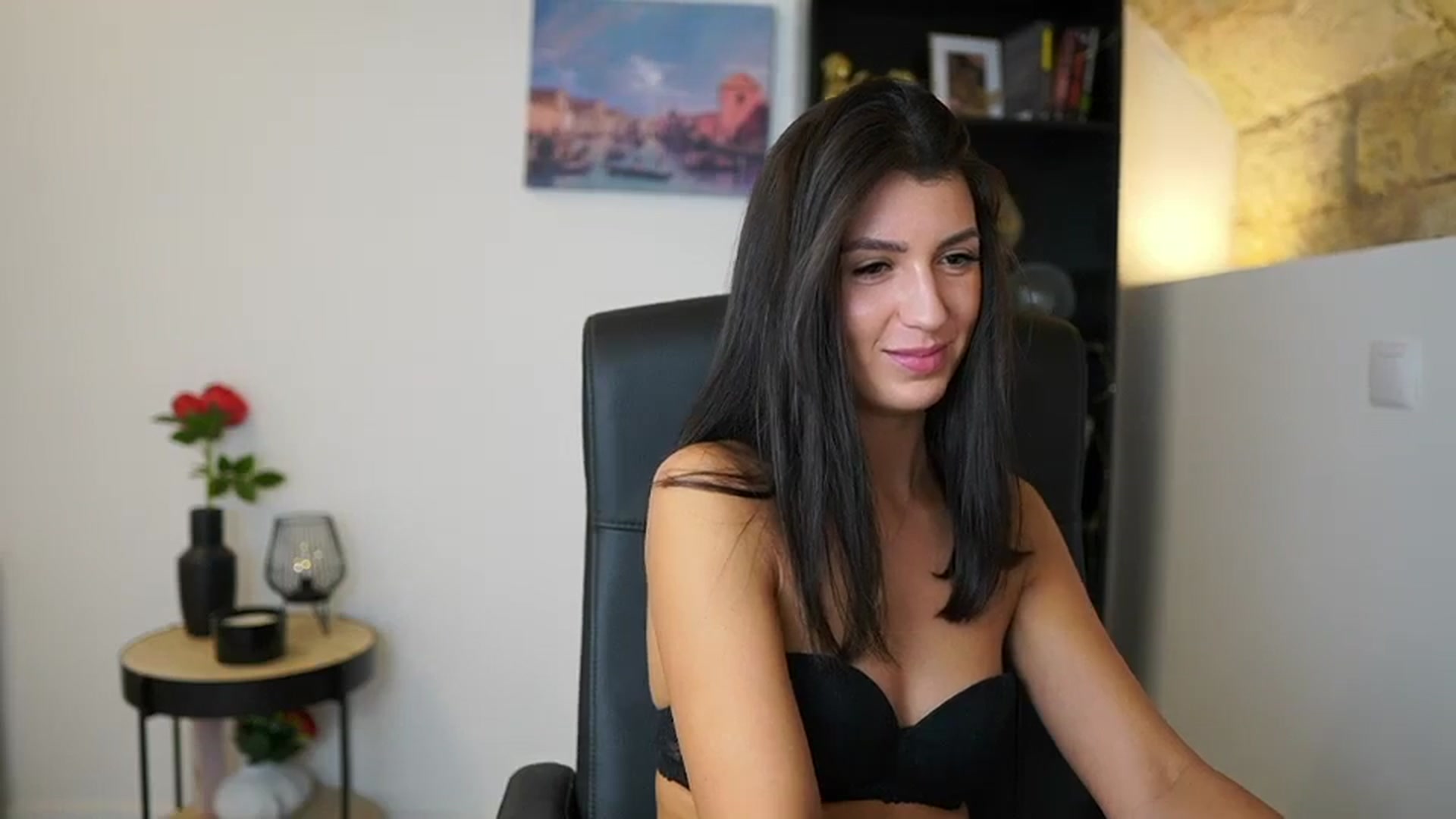 Gallery image thumbnail from Julia_Roca's myfreecams stream on, 12/08/2023, 18:53 image 6 of 20