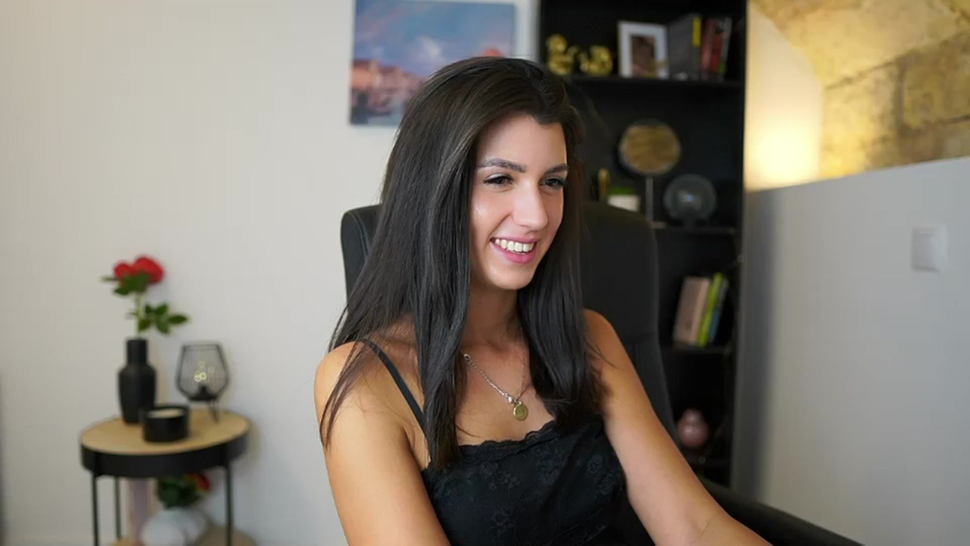 Gallery image thumbnail from Julia_Roca's myfreecams stream on, 12/08/2023, 18:53 image 20 of 20