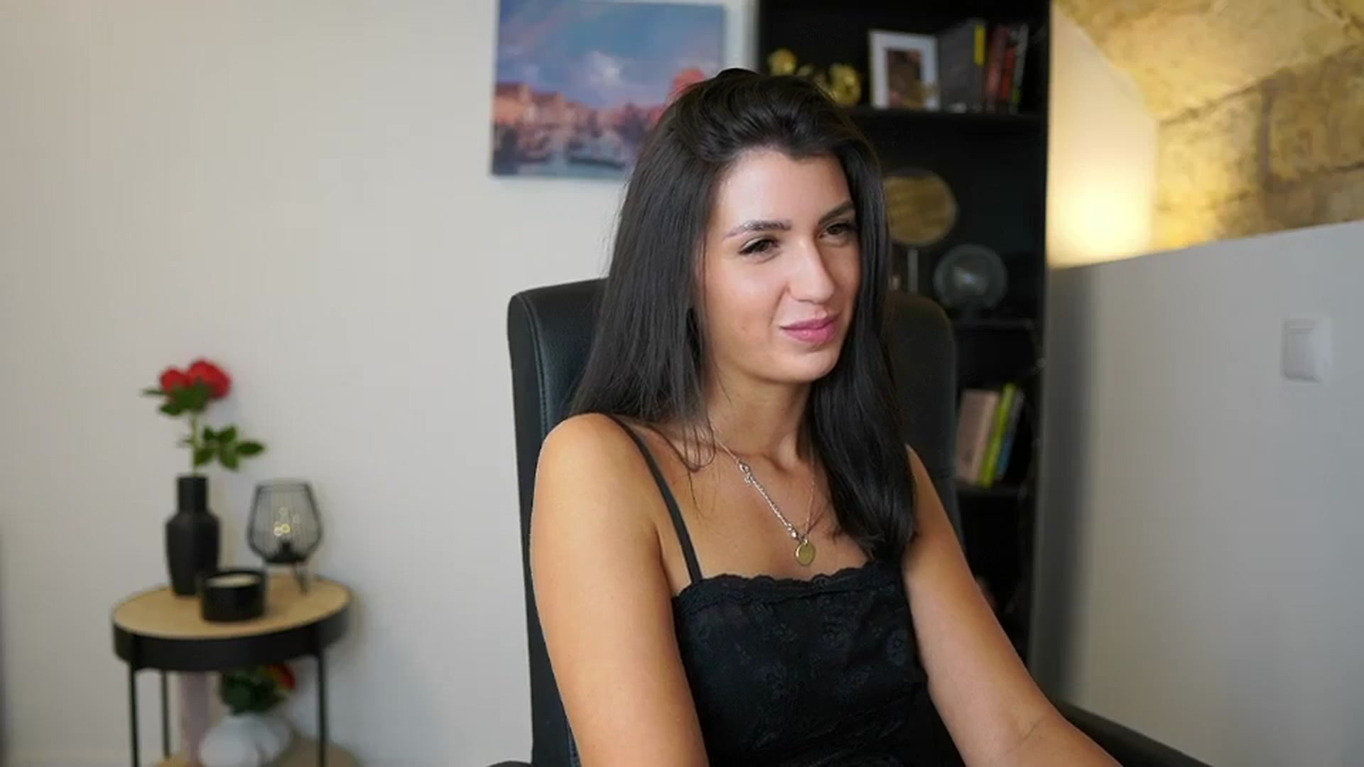 Gallery image thumbnail from Julia_Roca's myfreecams stream on, 12/08/2023, 18:53 image 18 of 20