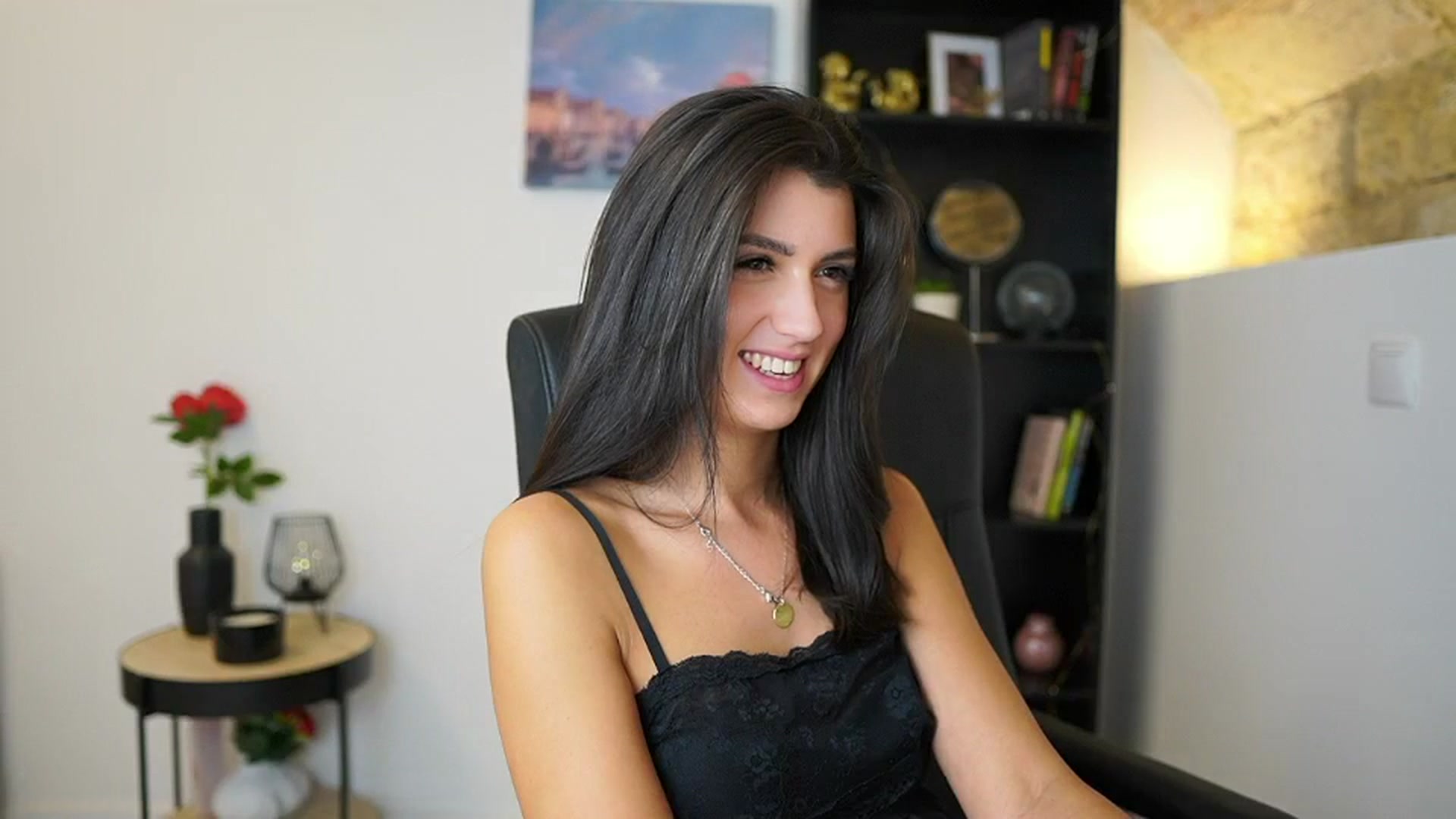 Gallery image thumbnail from Julia_Roca's myfreecams stream on, 12/08/2023, 18:53 image 19 of 20