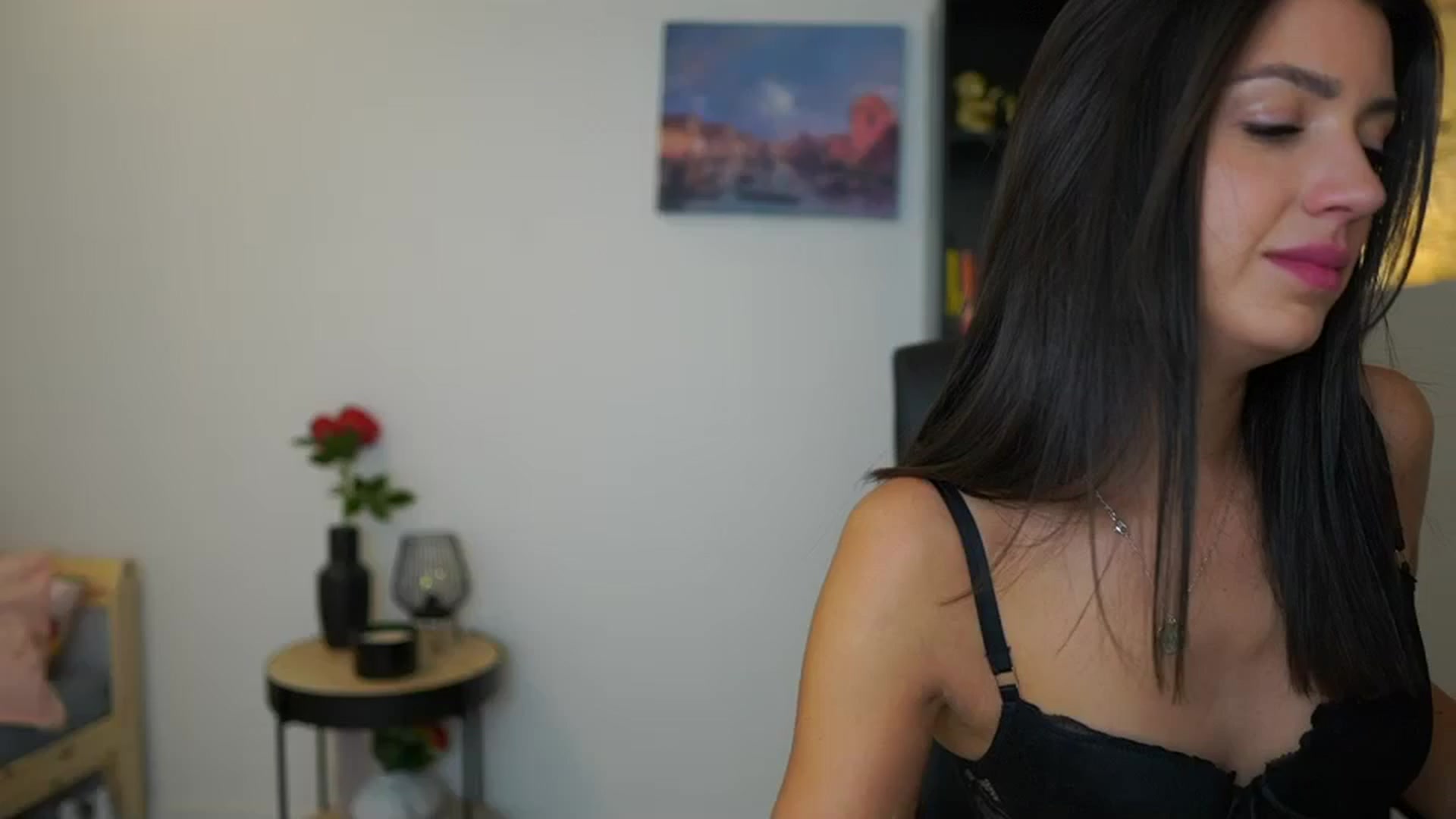 Gallery image thumbnail from Julia_Roca's myfreecams stream on, 12/10/2023, 09:52 image 11 of 20