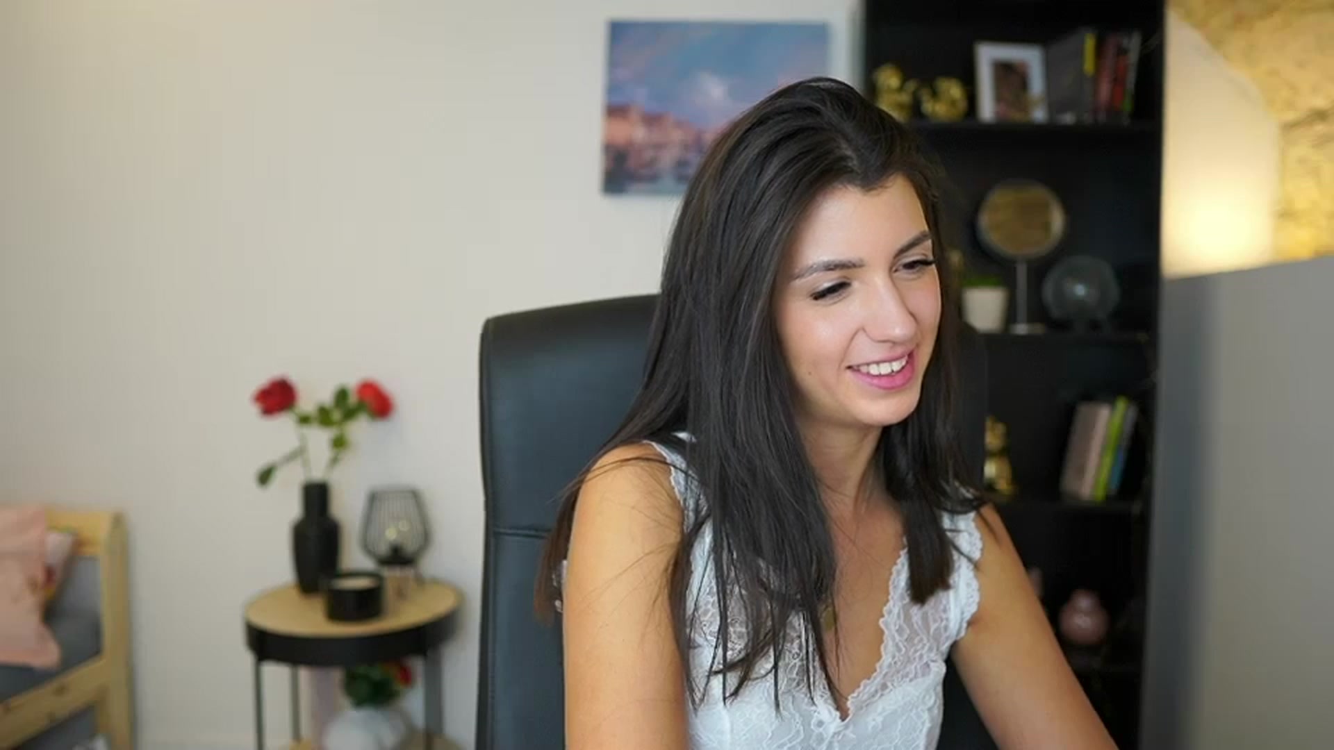 Gallery image thumbnail from Julia_Roca's myfreecams stream on, 12/10/2023, 13:22 image 3 of 20