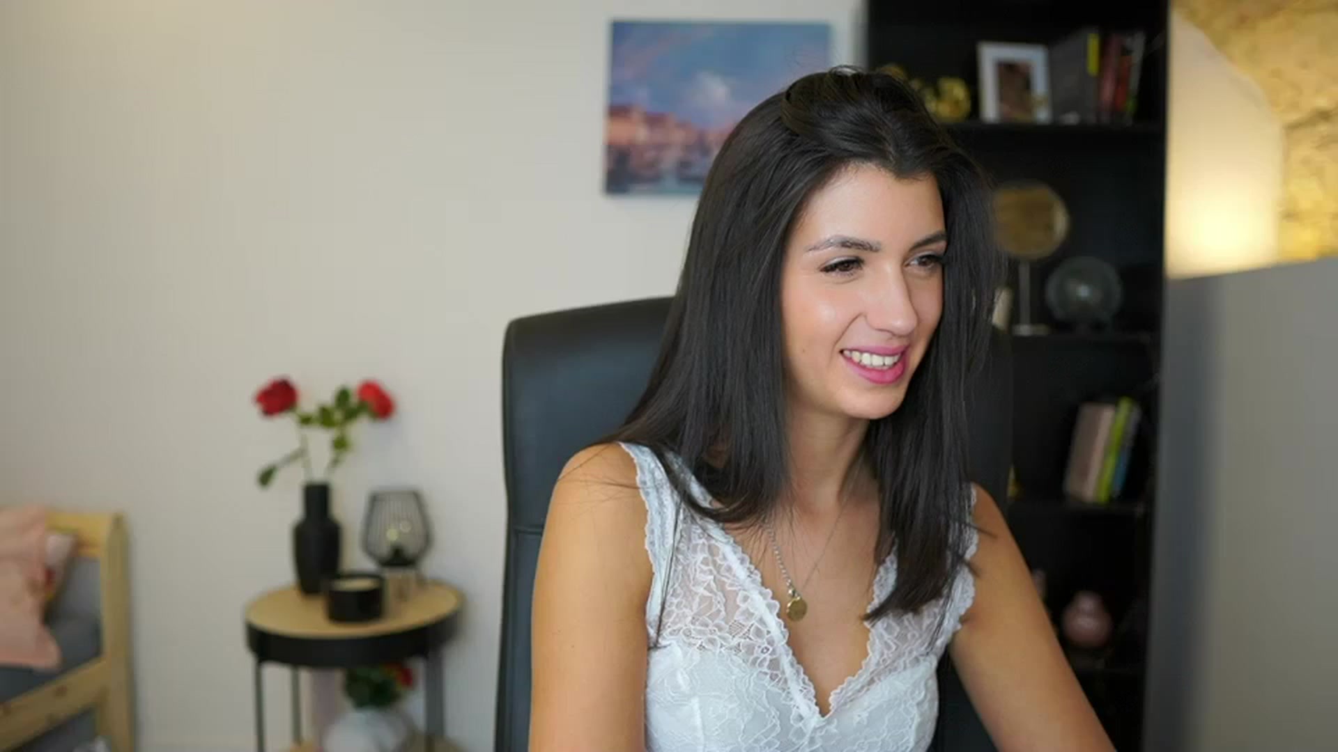 Gallery image thumbnail from Julia_Roca's myfreecams stream on, 12/10/2023, 13:22 image 2 of 20