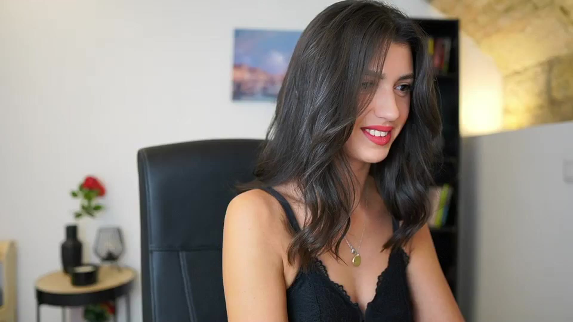 Gallery image thumbnail from Julia_Roca's myfreecams stream on, 12/11/2023, 21:14 image 1 of 20