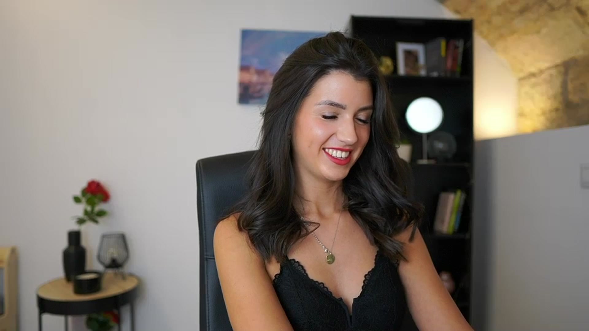 Gallery image thumbnail from Julia_Roca's myfreecams stream on, 12/11/2023, 21:14 image 14 of 20