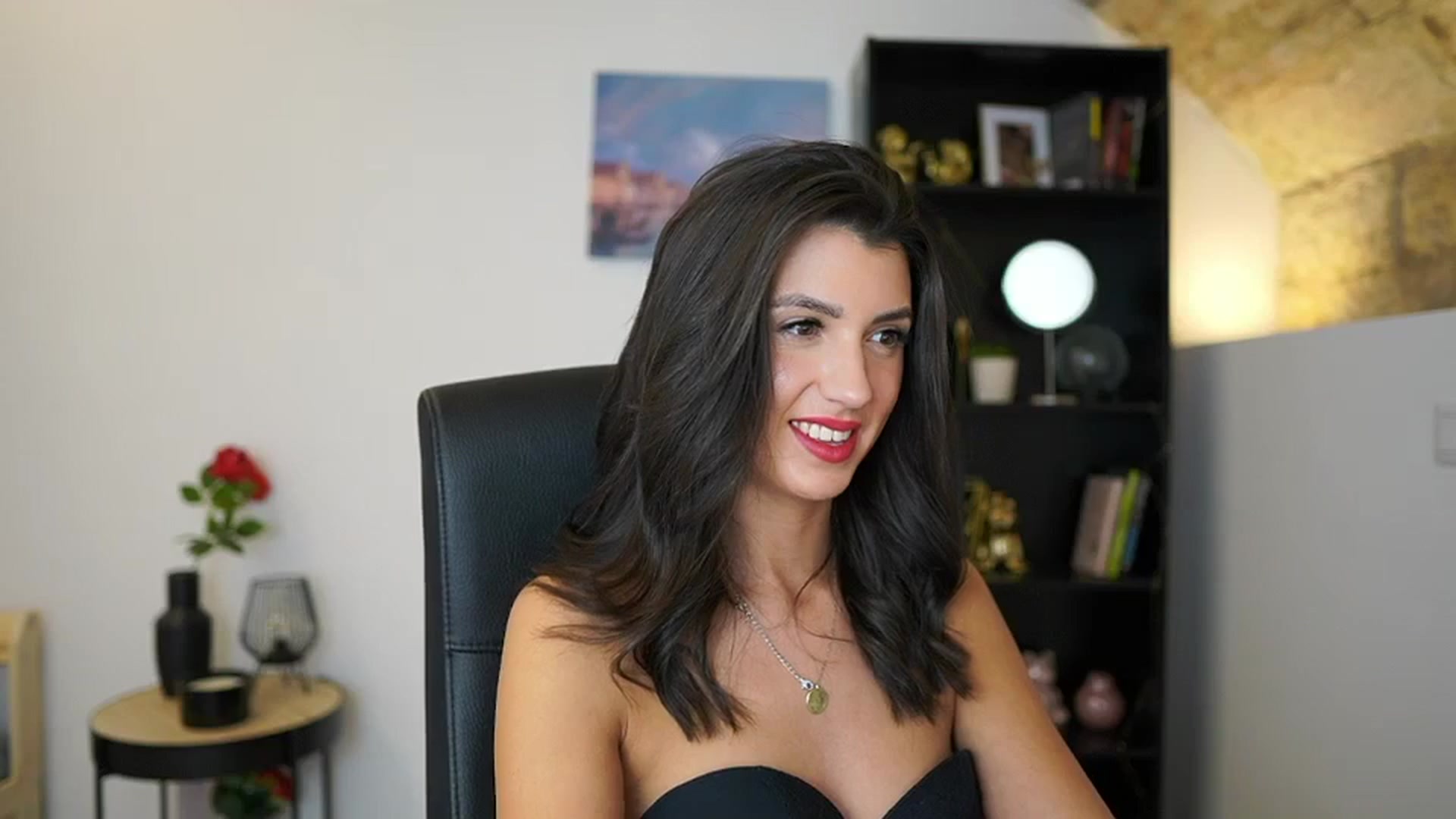 Gallery image thumbnail from Julia_Roca's myfreecams stream on, 12/11/2023, 21:39 image 5 of 20