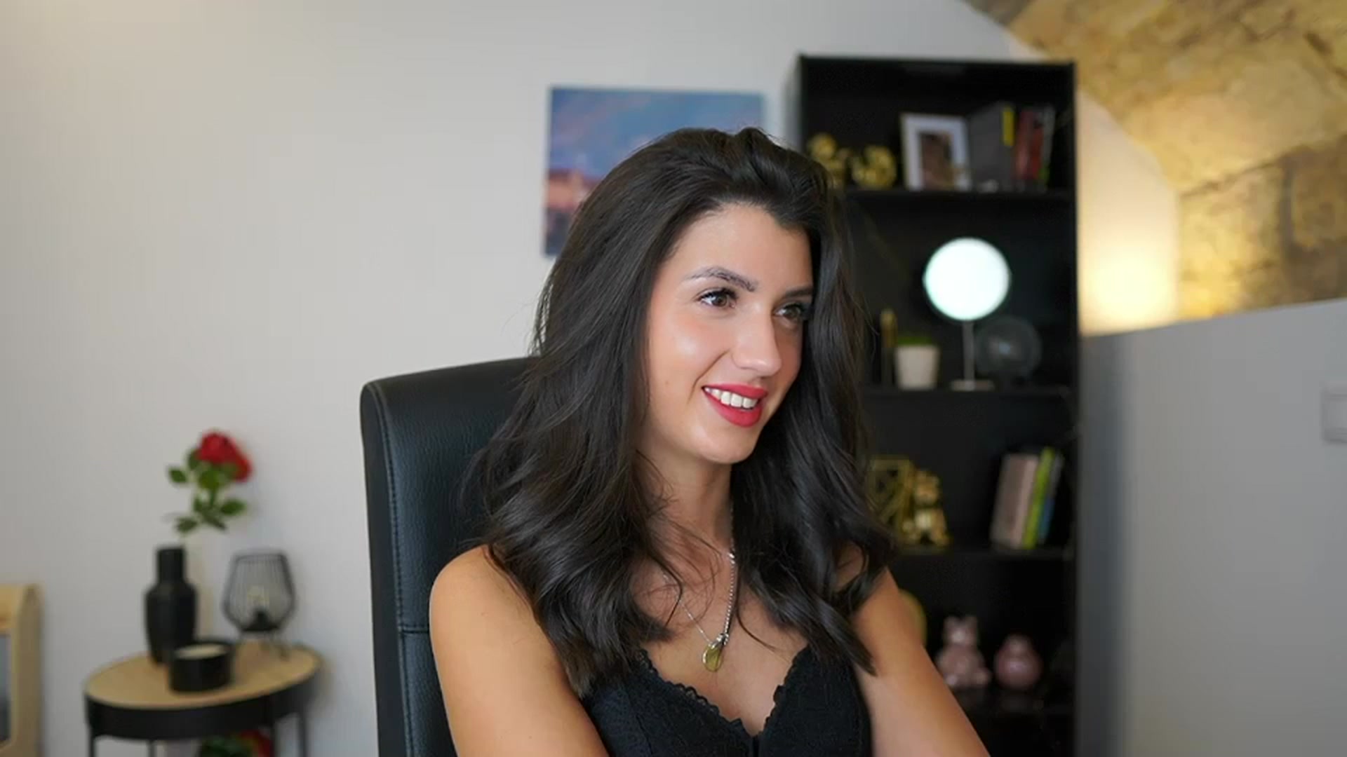 Gallery image thumbnail from Julia_Roca's myfreecams stream on, 12/11/2023, 23:47 image 15 of 20
