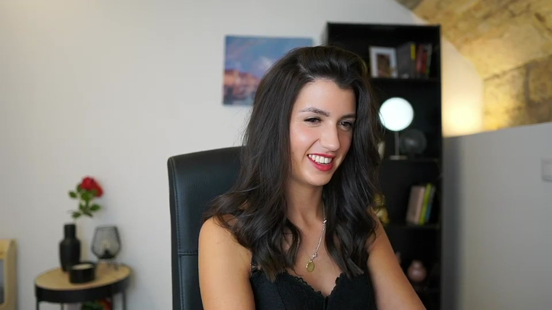 Gallery image thumbnail from Julia_Roca's myfreecams stream on, 12/11/2023, 23:47 image 4 of 20