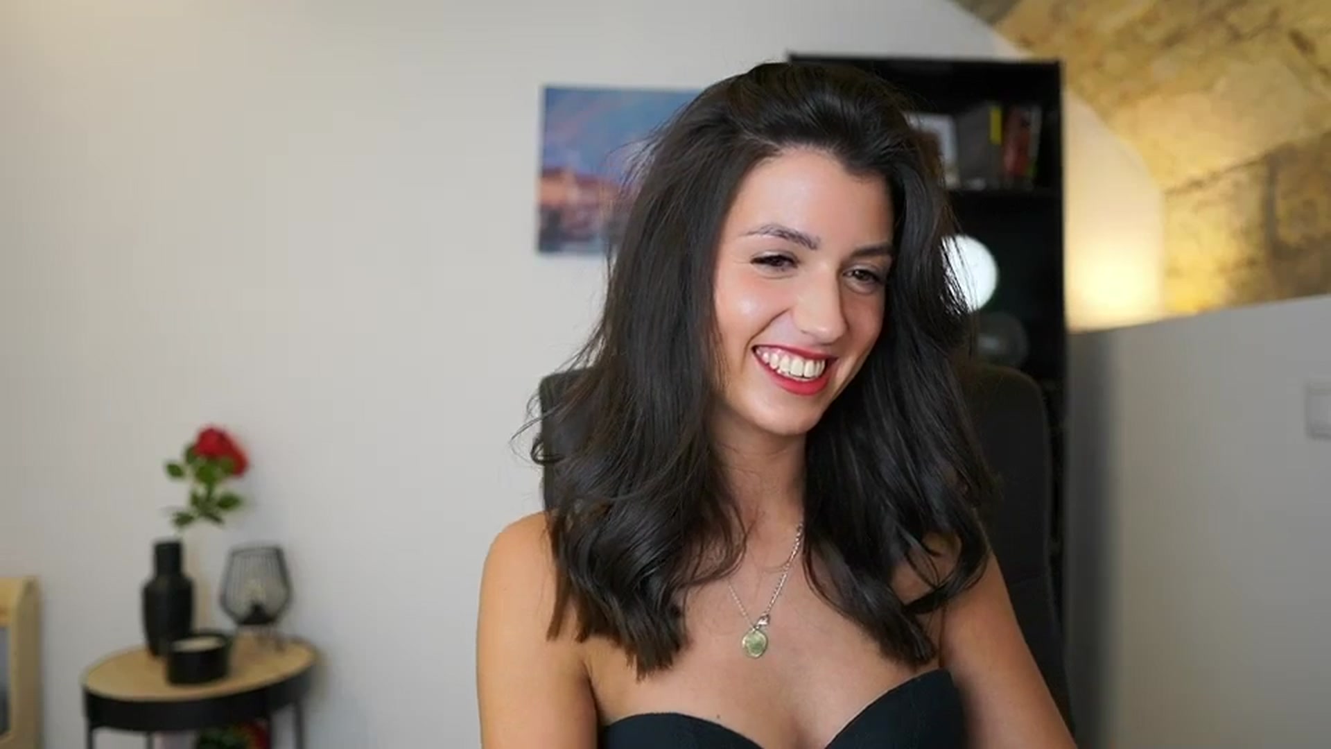 Gallery image thumbnail from Julia_Roca's myfreecams stream on, 12/11/2023, 23:47 image 17 of 20