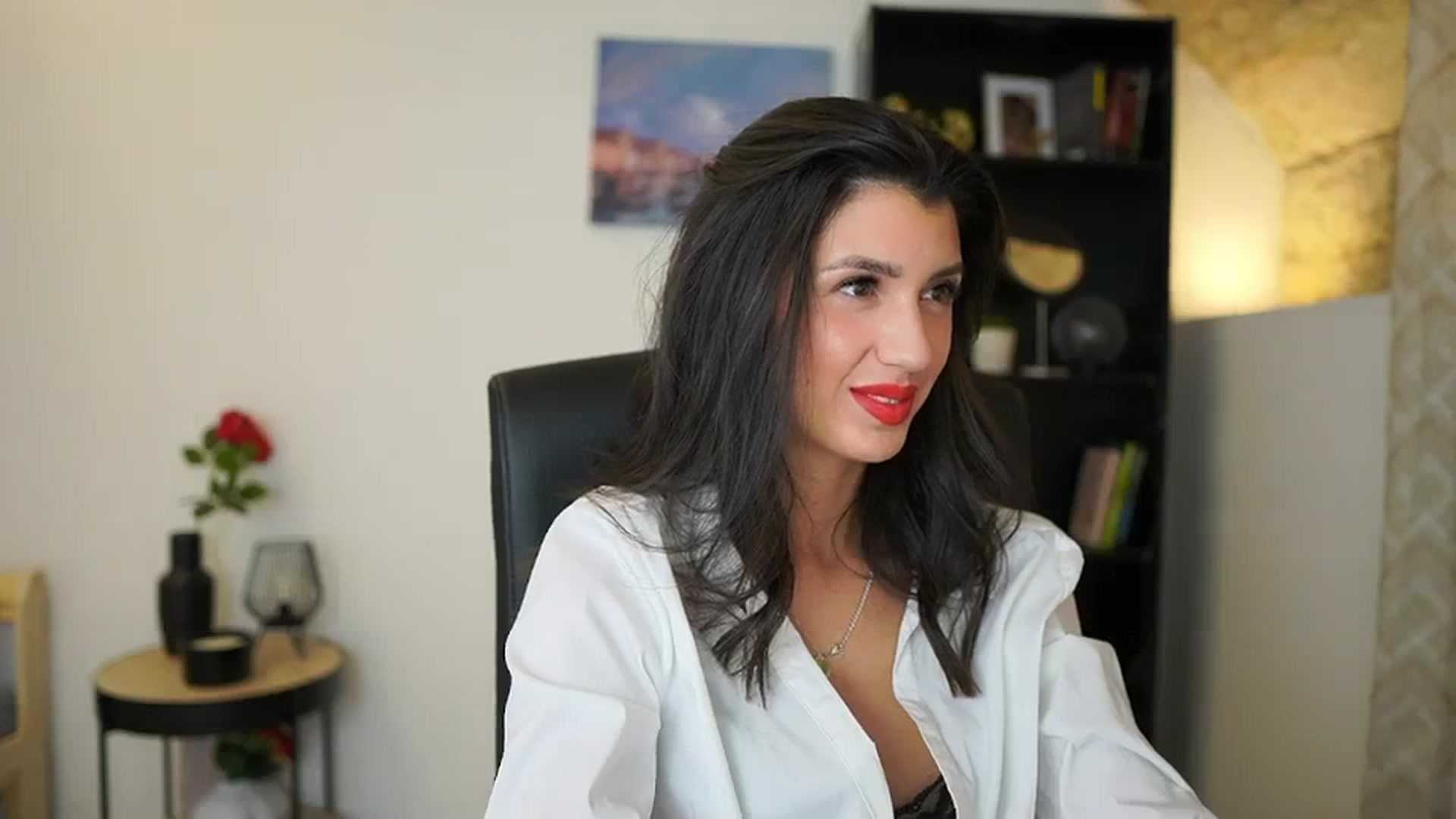 Gallery image thumbnail from Julia_Roca's myfreecams stream on, 12/13/2023, 15:07 image 4 of 20