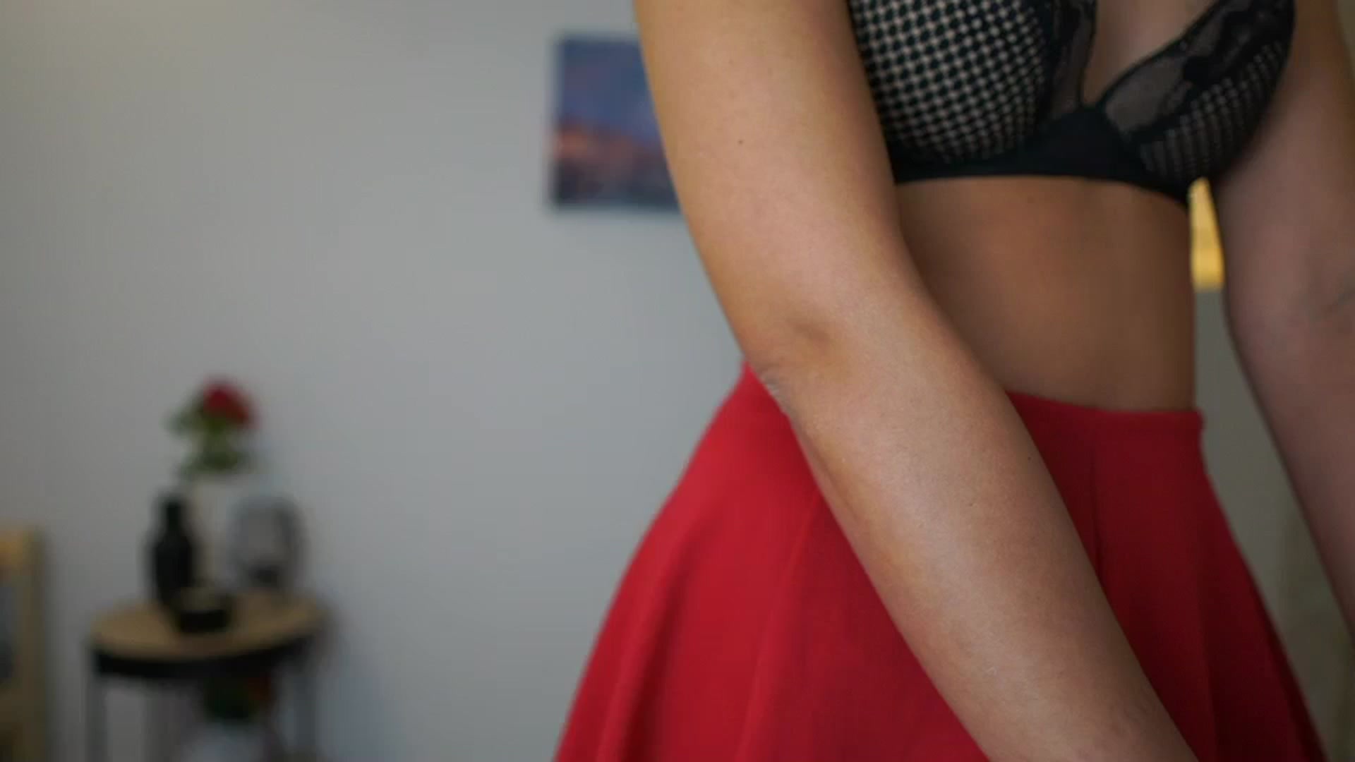 Gallery image thumbnail from Julia_Roca's myfreecams stream on, 12/13/2023, 15:07 image 7 of 20