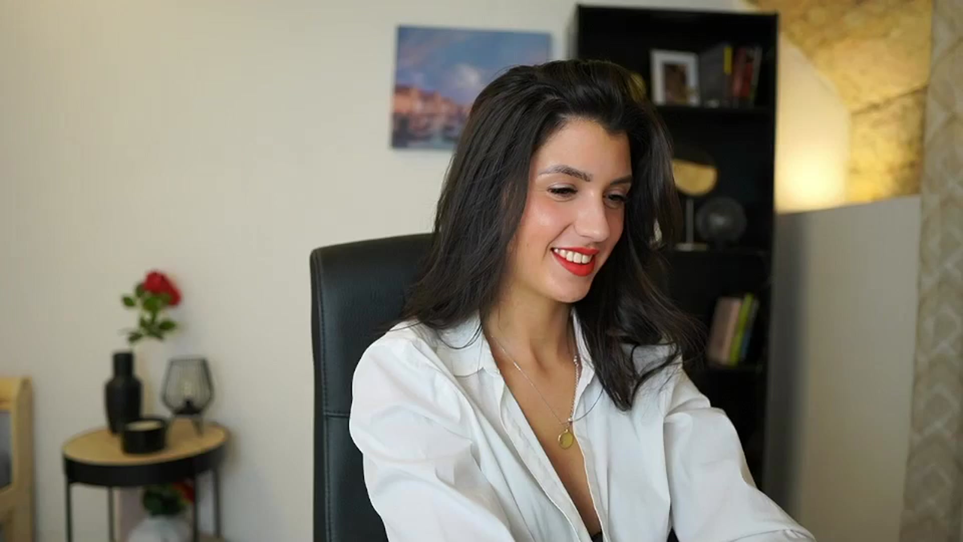 Gallery image thumbnail from Julia_Roca's myfreecams stream on, 12/13/2023, 16:21 image 4 of 20