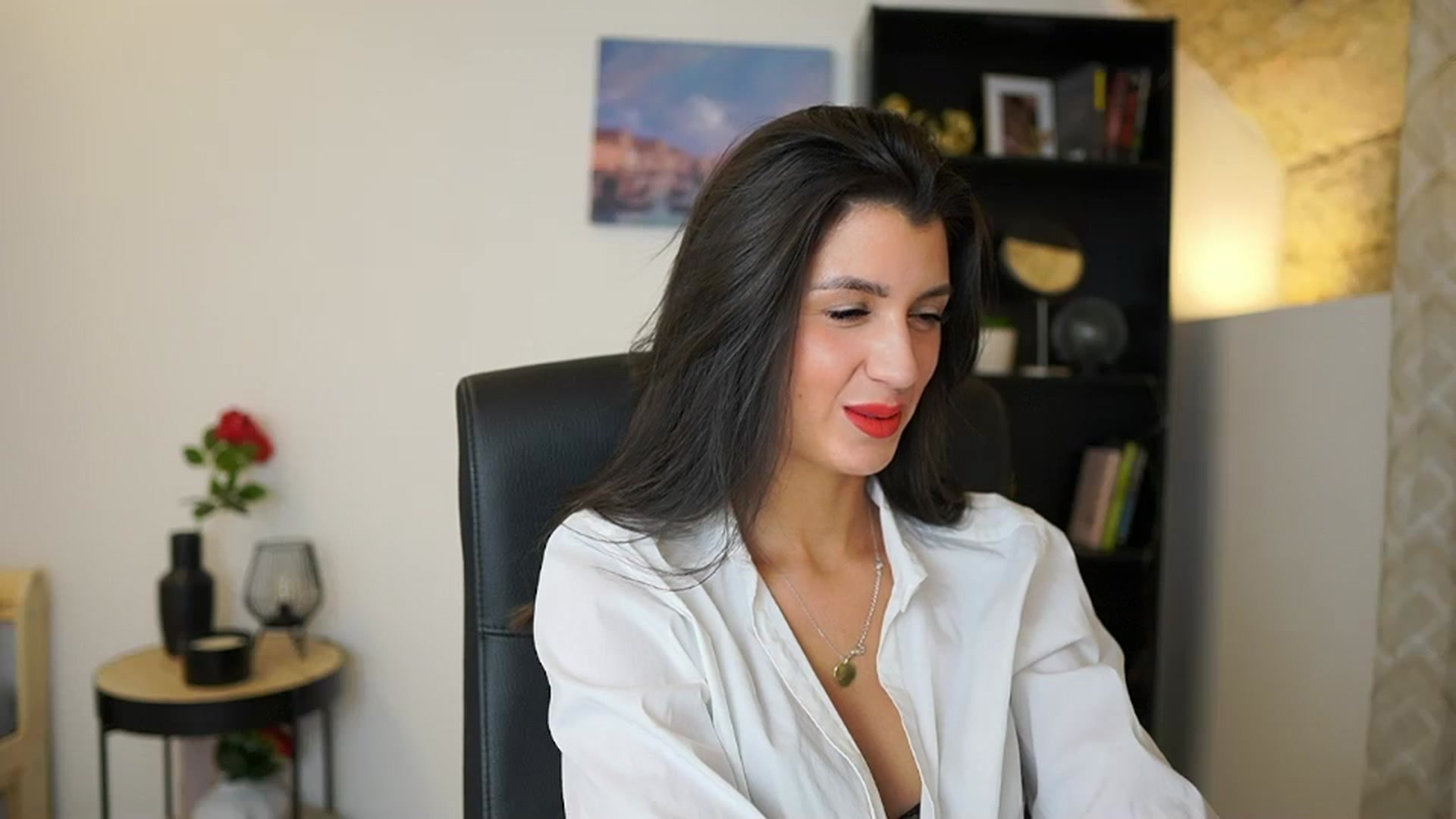 Gallery image thumbnail from Julia_Roca's myfreecams stream on, 12/13/2023, 16:21 image 9 of 20