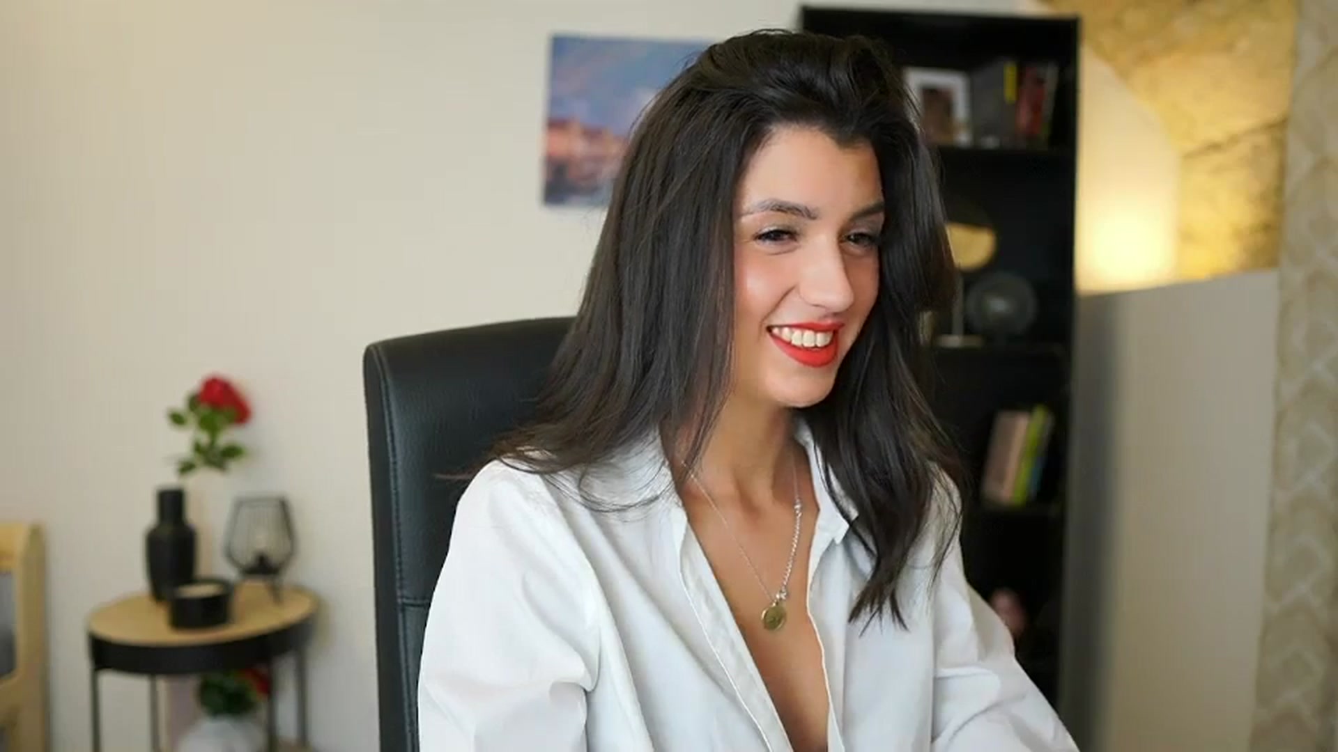 Gallery image thumbnail from Julia_Roca's myfreecams stream on, 12/13/2023, 16:21 image 6 of 20