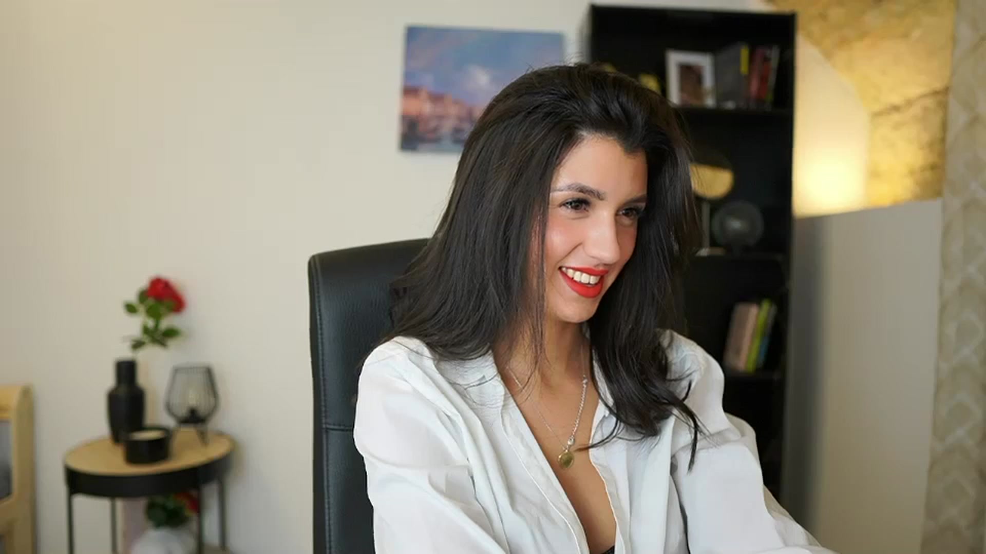 Gallery image thumbnail from Julia_Roca's myfreecams stream on, 12/13/2023, 16:21 image 8 of 20
