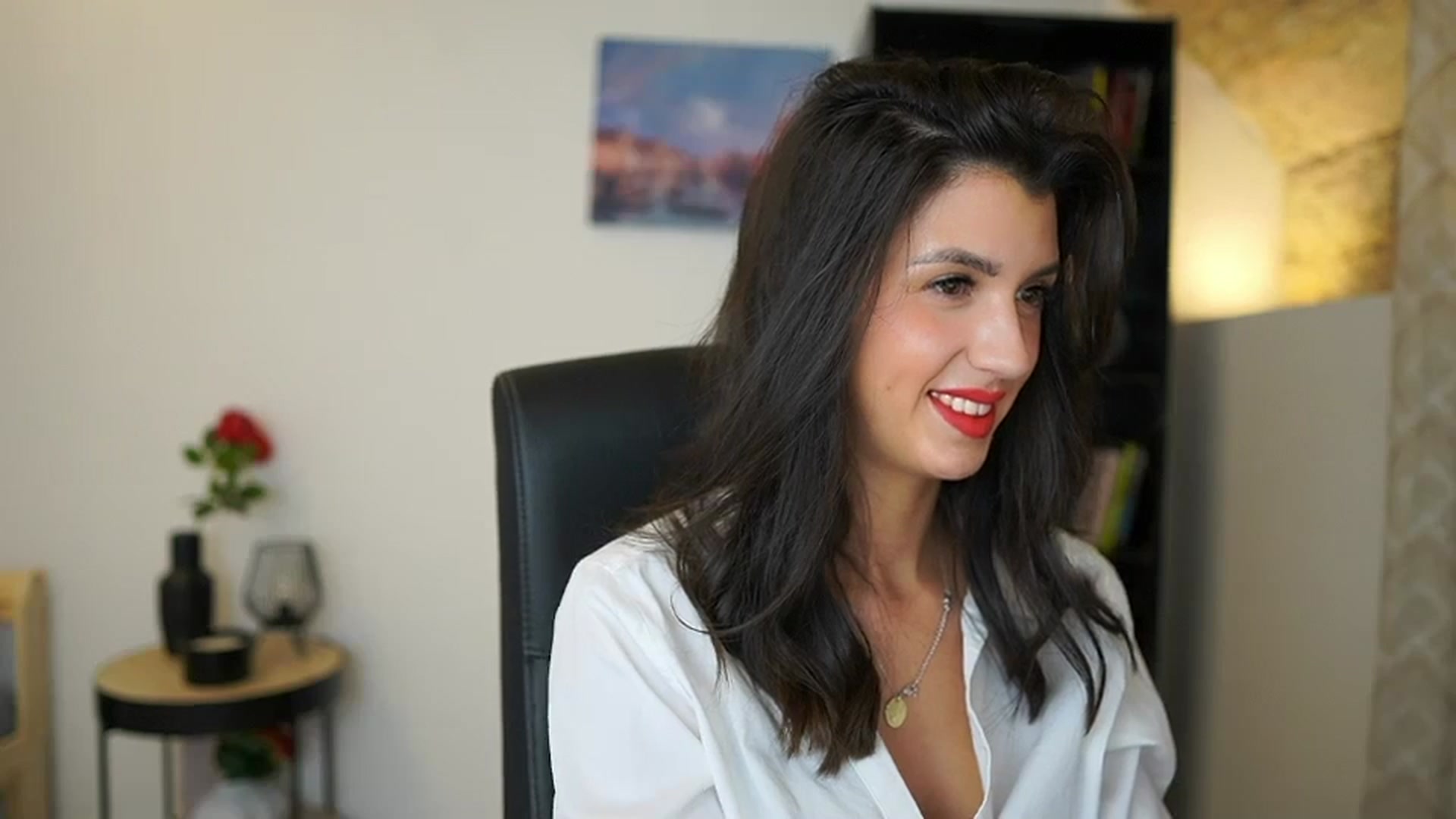 Gallery image thumbnail from Julia_Roca's myfreecams stream on, 12/13/2023, 17:19 image 12 of 20