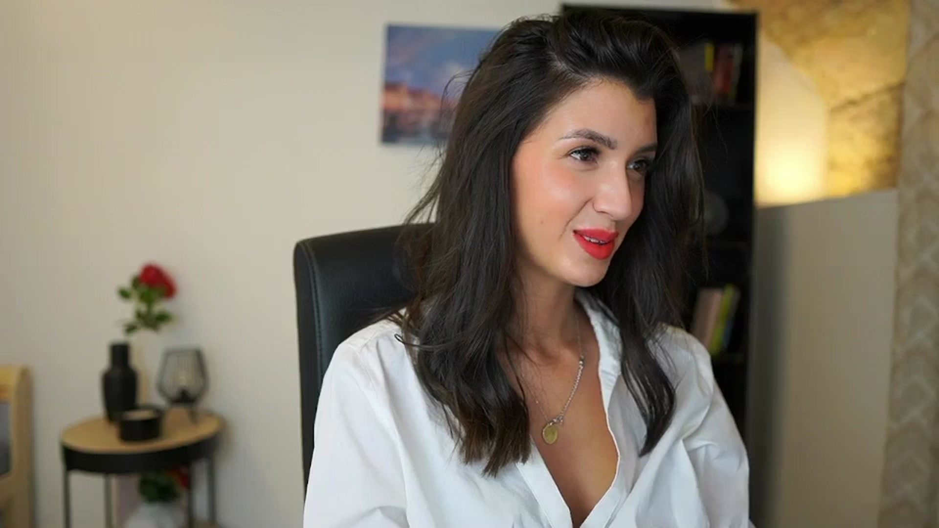 Gallery image thumbnail from Julia_Roca's myfreecams stream on, 12/13/2023, 17:19 image 2 of 20