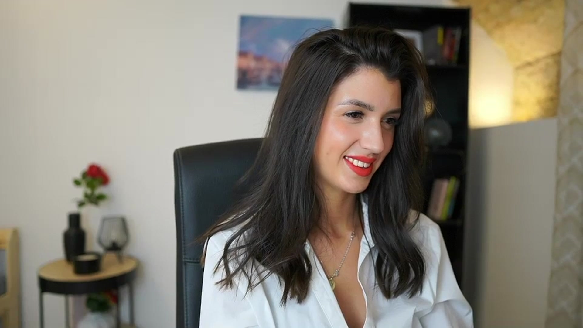 Gallery image thumbnail from Julia_Roca's myfreecams stream on, 12/13/2023, 17:19 image 17 of 20