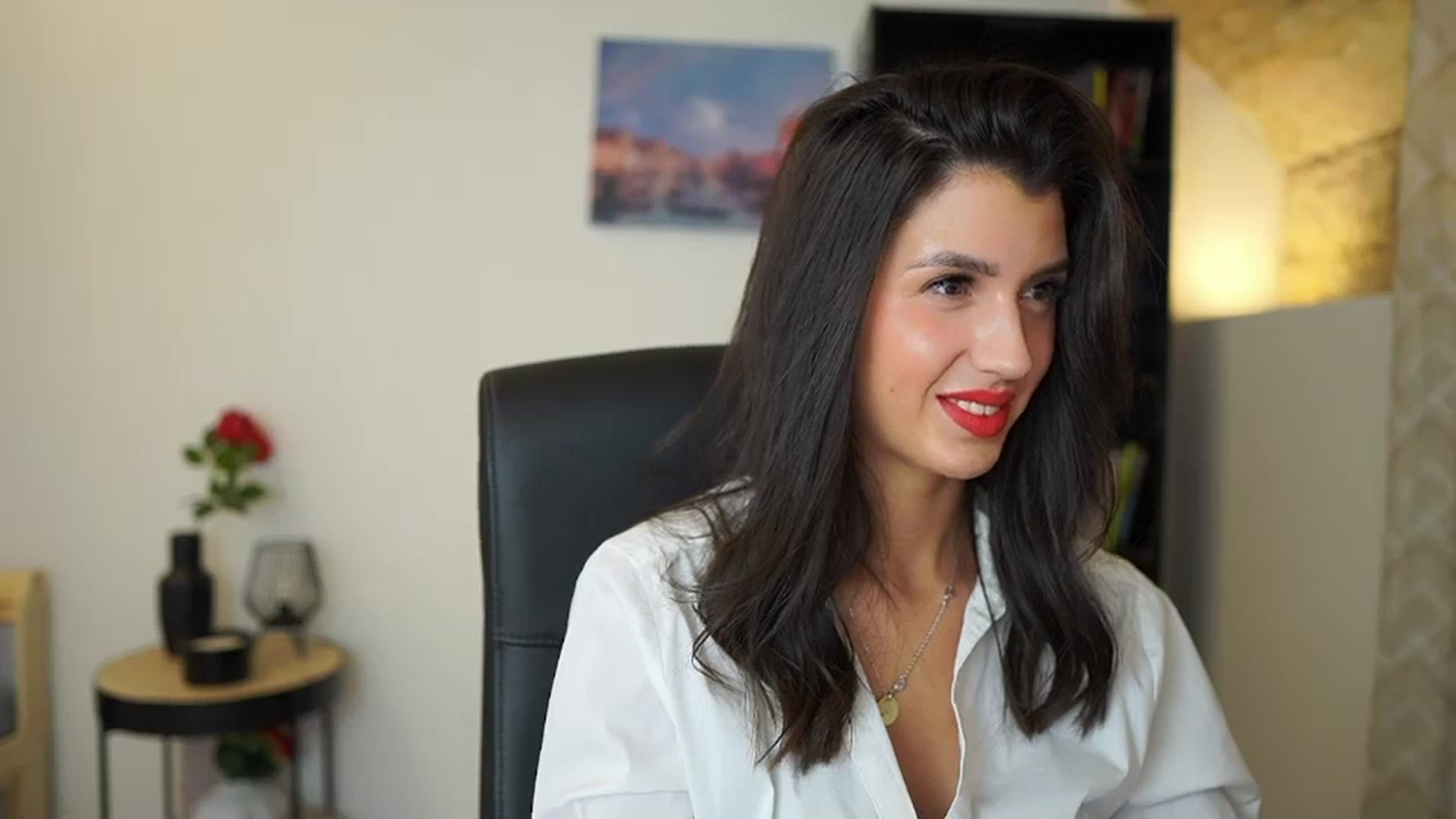Gallery image thumbnail from Julia_Roca's myfreecams stream on, 12/13/2023, 17:19 image 16 of 20