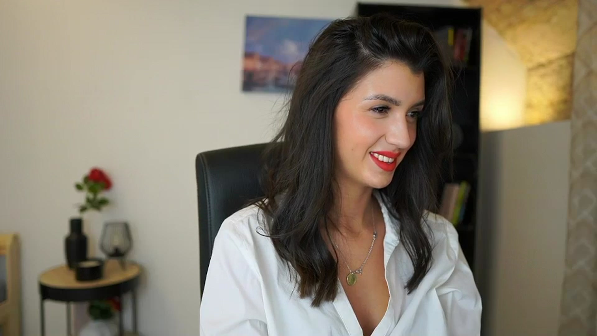 Gallery image thumbnail from Julia_Roca's myfreecams stream on, 12/13/2023, 17:19 image 3 of 20