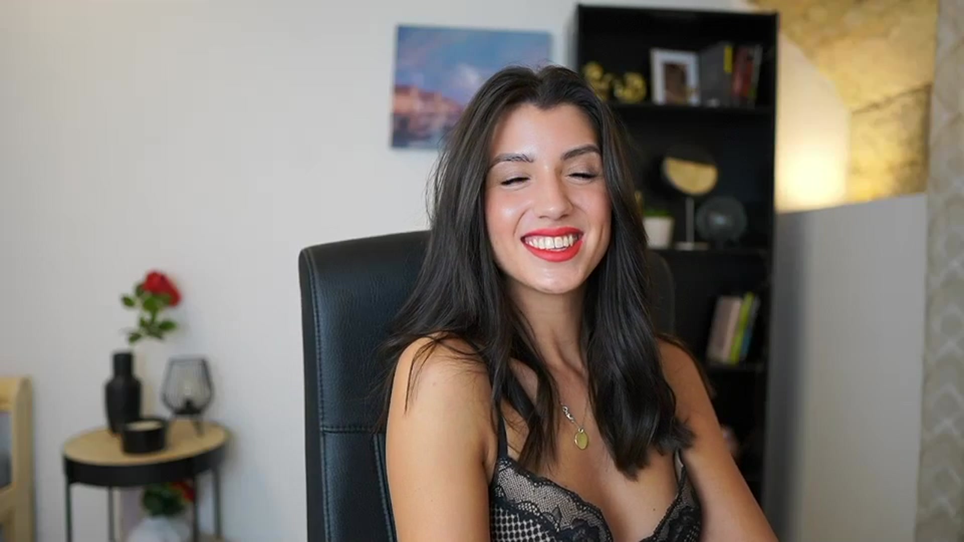 Gallery image thumbnail from Julia_Roca's myfreecams stream on, 12/13/2023, 19:05 image 11 of 20