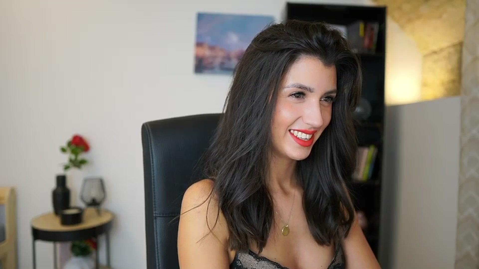 Gallery image thumbnail from Julia_Roca's myfreecams stream on, 12/13/2023, 19:05 image 7 of 20