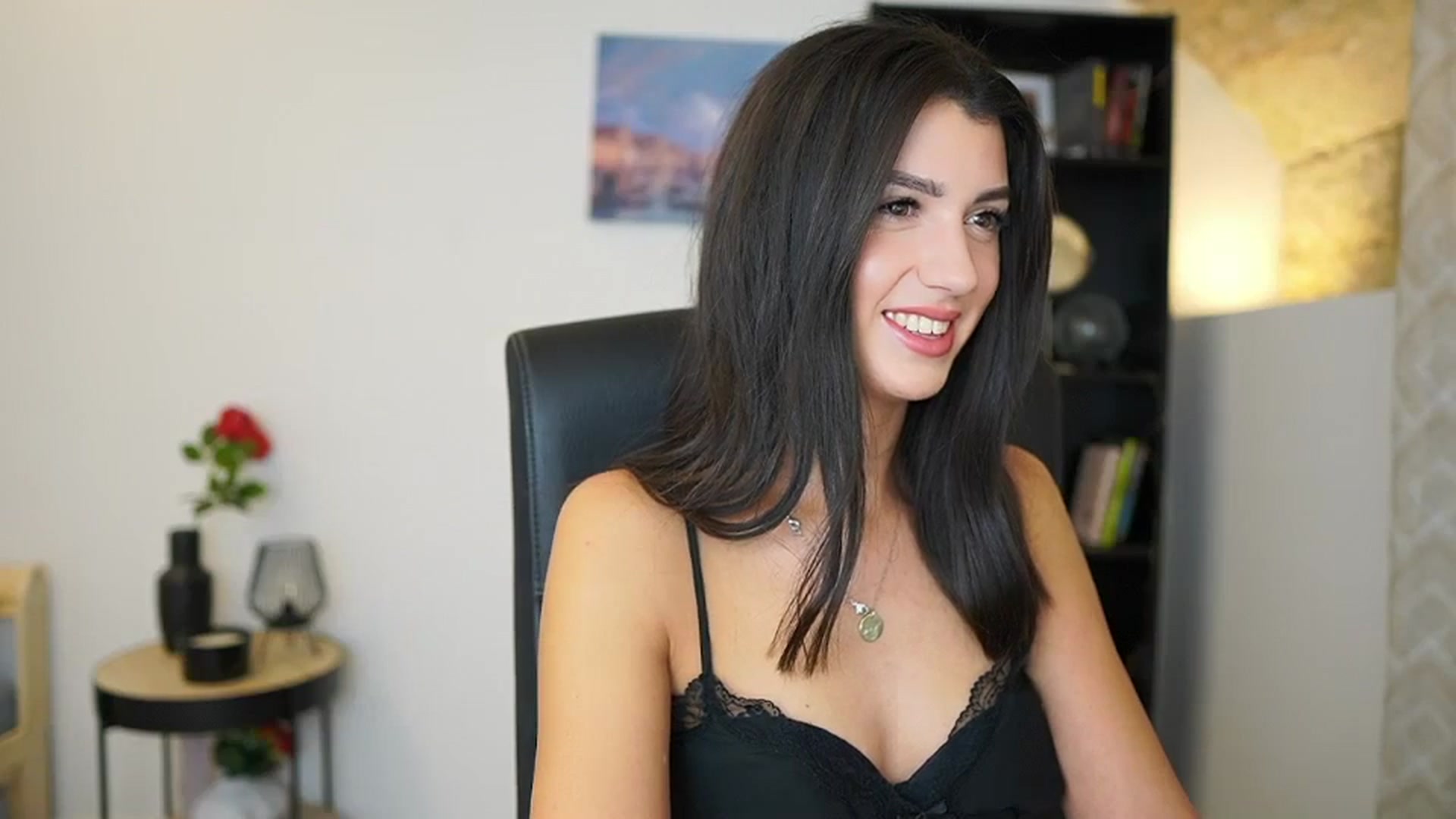 Gallery image thumbnail from Julia_Roca's myfreecams stream on, 12/14/2023, 14:26 image 19 of 20