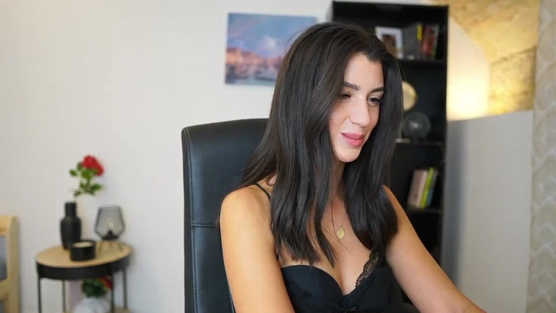 Gallery image thumbnail from Julia_Roca's myfreecams stream on, 12/14/2023, 16:58 image 18 of 20