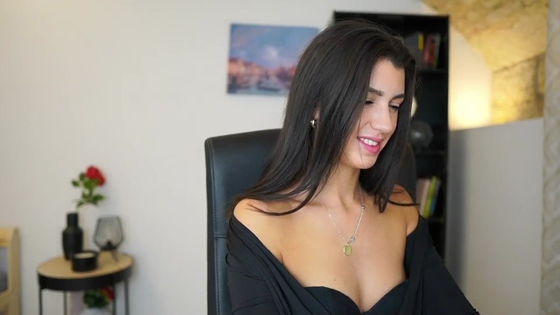 Gallery image thumbnail from Julia_Roca's myfreecams stream on, 12/16/2023, 14:50 image 14 of 20