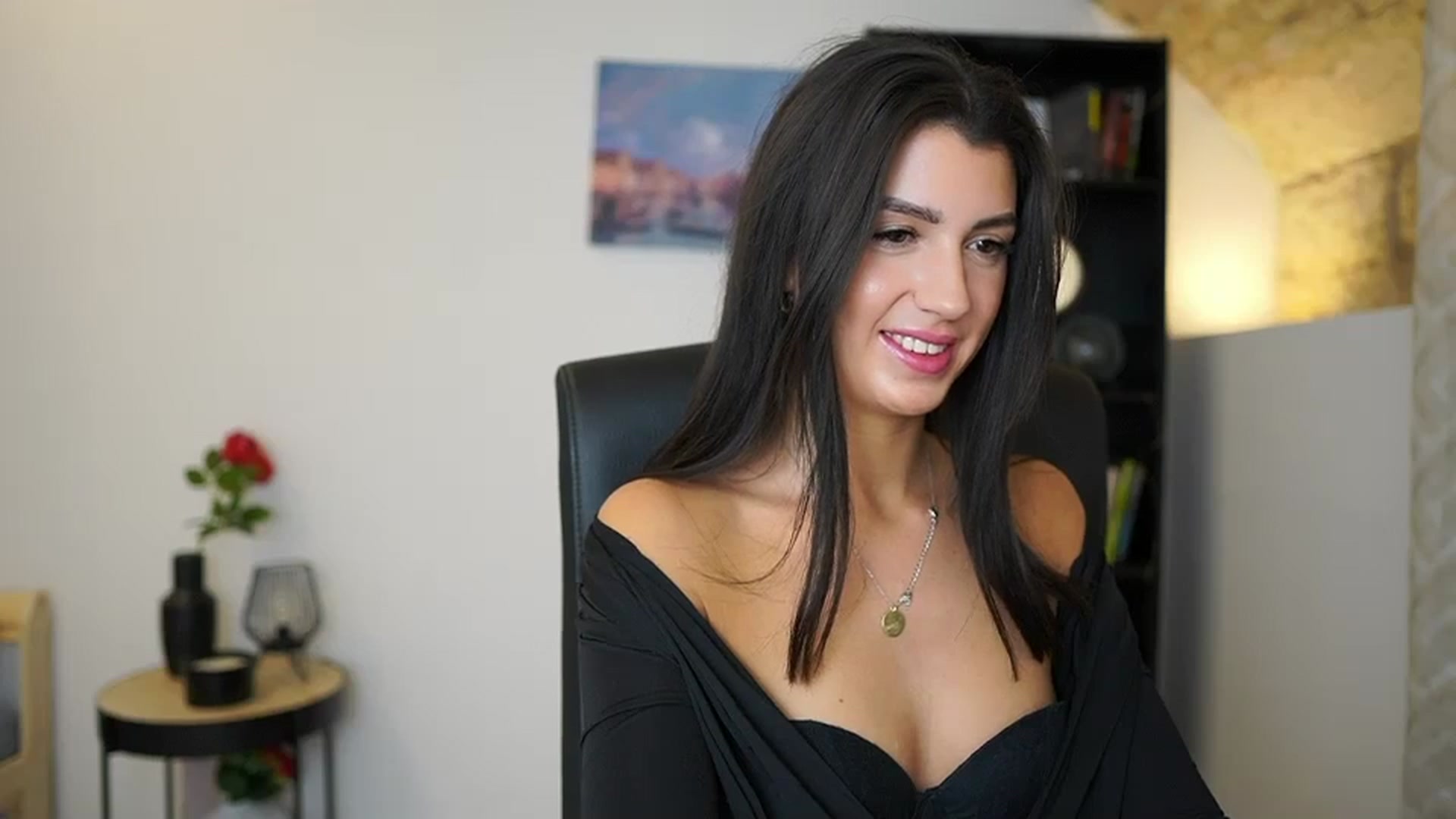Gallery image thumbnail from Julia_Roca's myfreecams stream on, 12/16/2023, 14:50 image 9 of 20