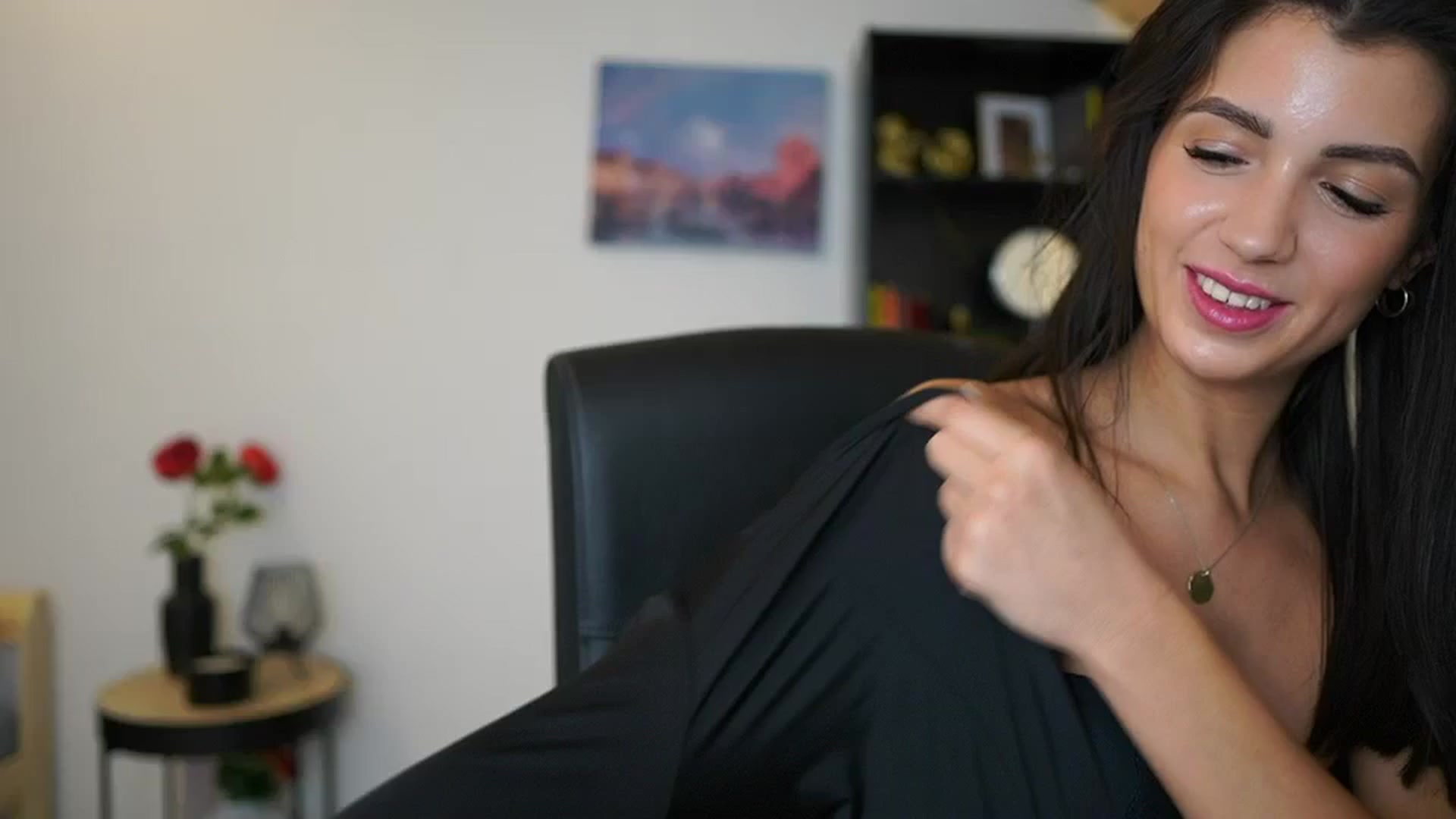Gallery image thumbnail from Julia_Roca's myfreecams stream on, 12/16/2023, 16:30 image 18 of 20