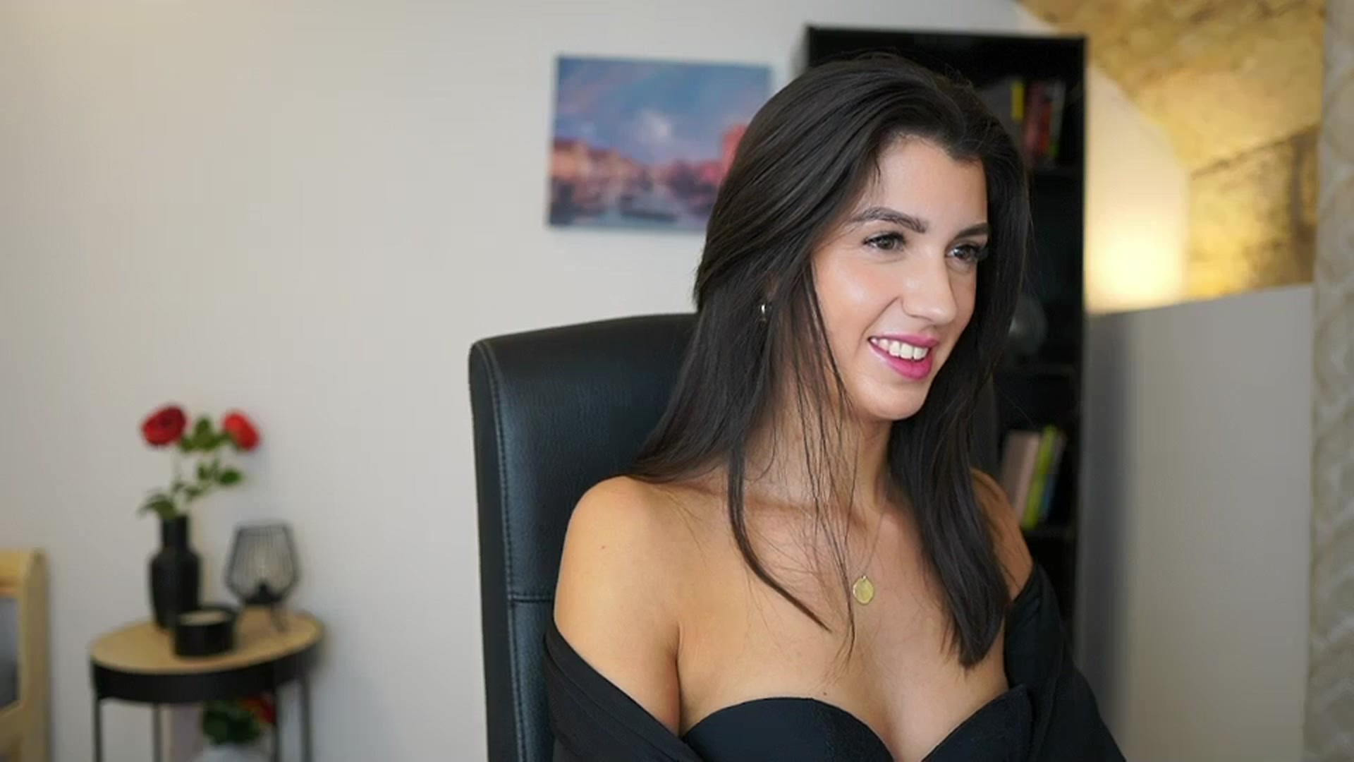 Gallery image thumbnail from Julia_Roca's myfreecams stream on, 12/16/2023, 16:30 image 20 of 20