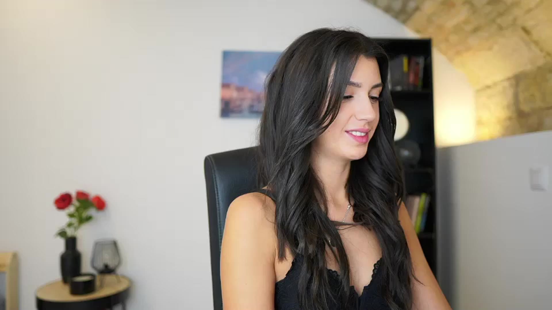 Gallery image thumbnail from Julia_Roca's myfreecams stream on, 12/17/2023, 15:00 image 10 of 20