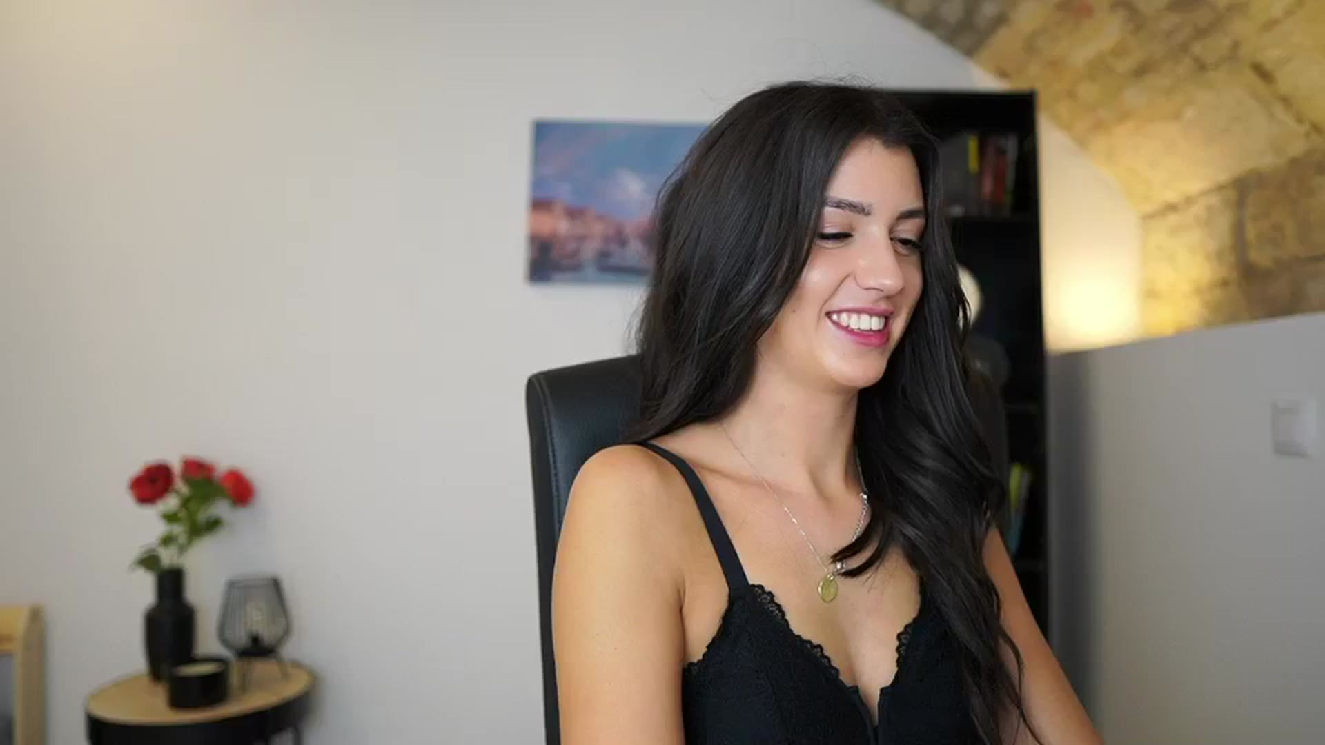 Gallery image thumbnail from Julia_Roca's myfreecams stream on, 12/17/2023, 15:00 image 16 of 20