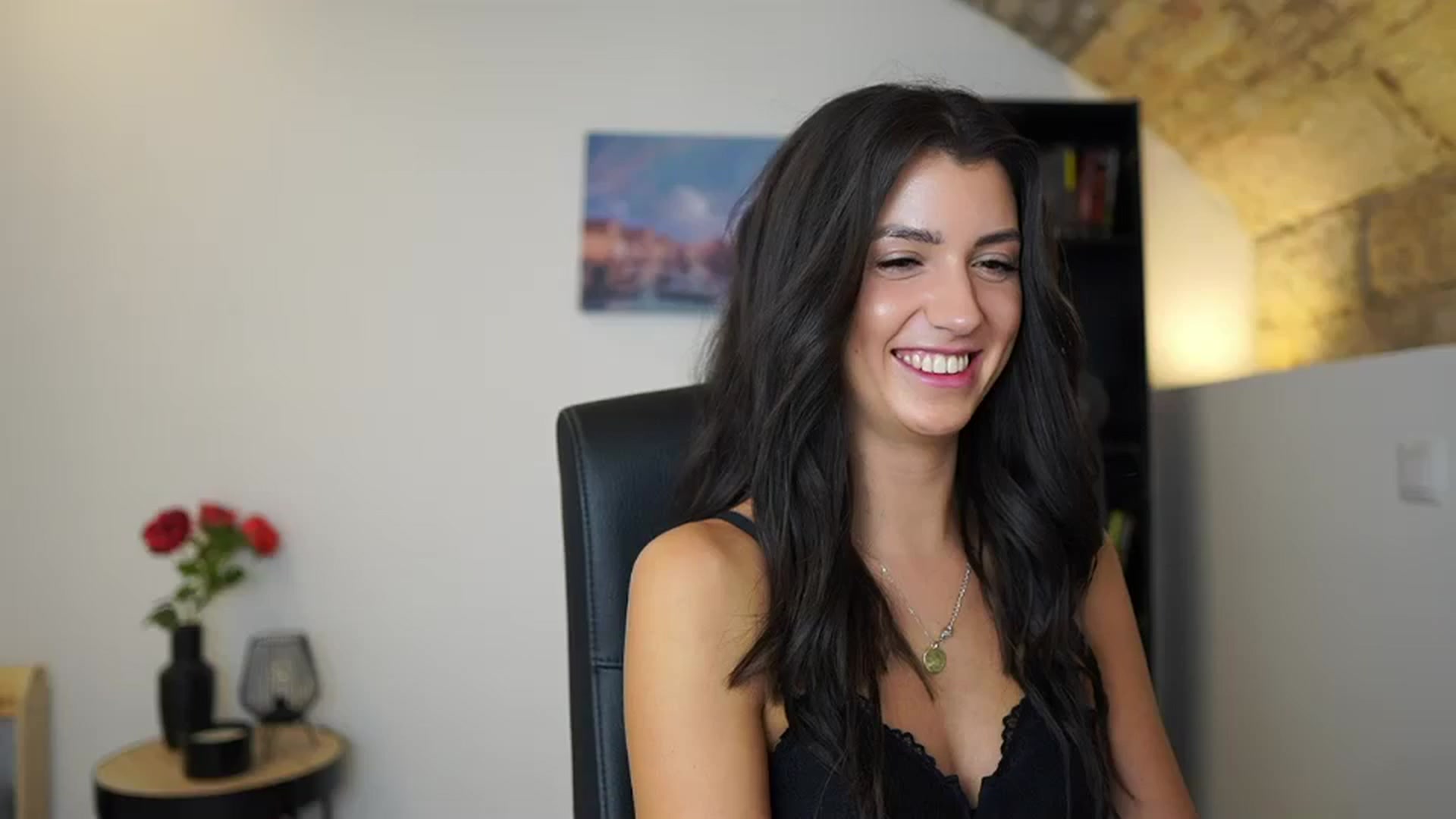Gallery image thumbnail from Julia_Roca's myfreecams stream on, 12/17/2023, 15:40 image 11 of 20